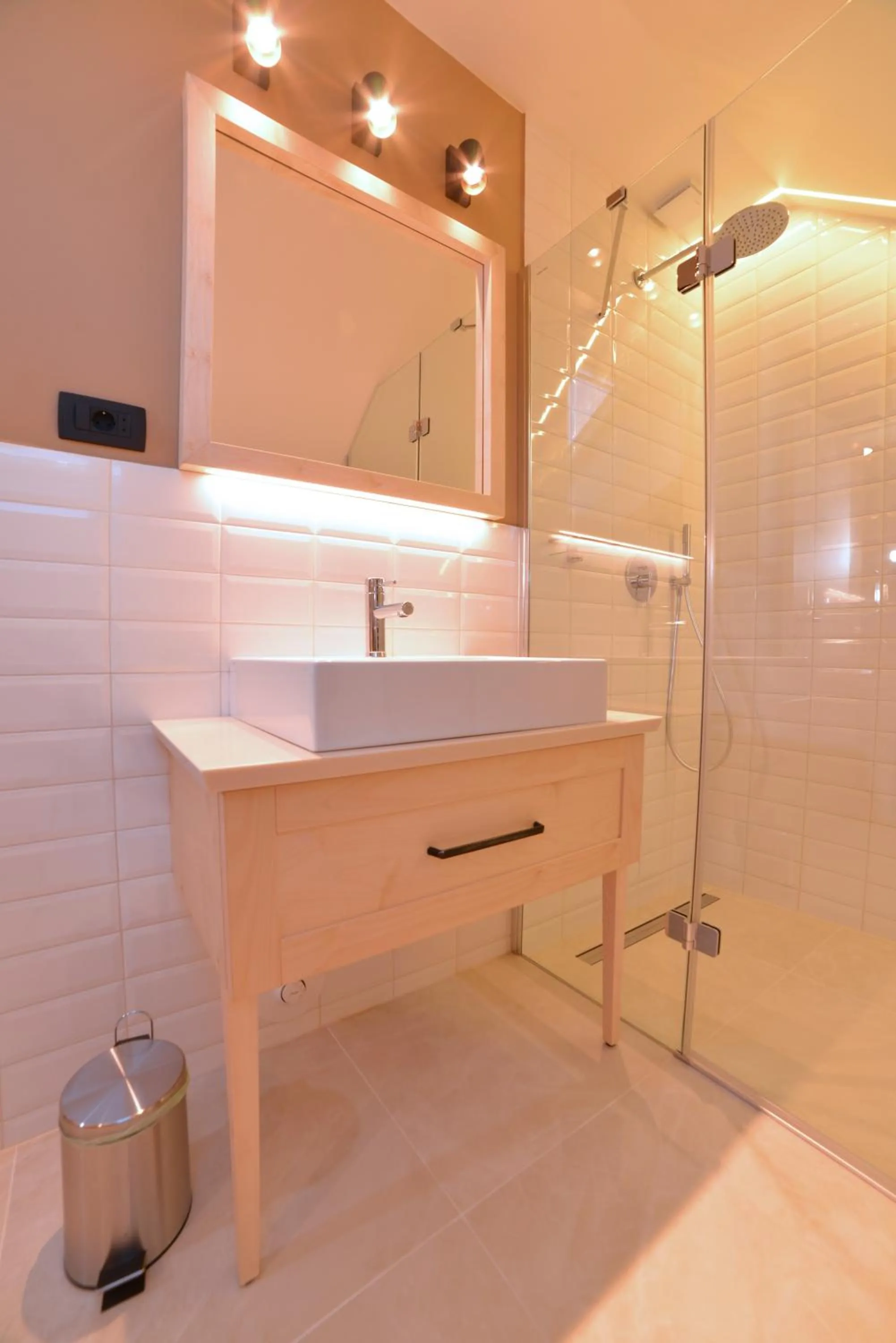 Shower in Guesthouse Les