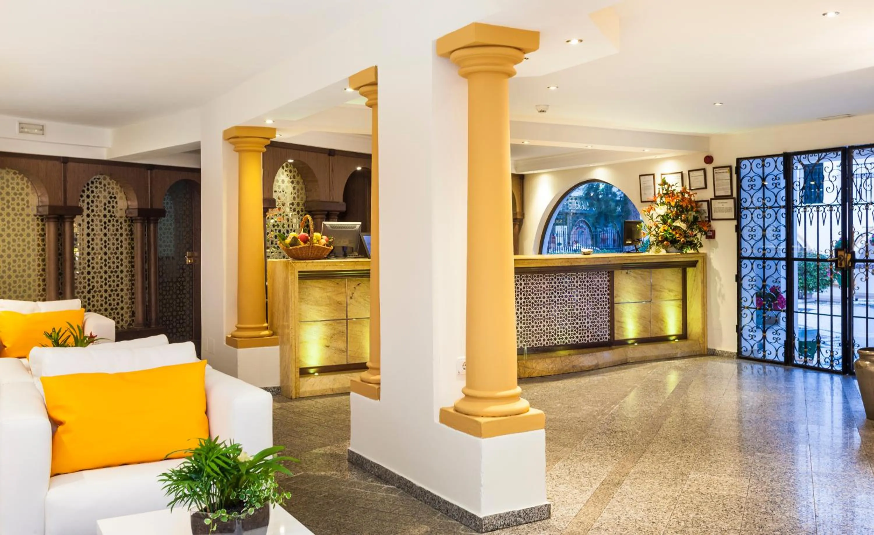 Lobby or reception in Globales Cortijo Blanco