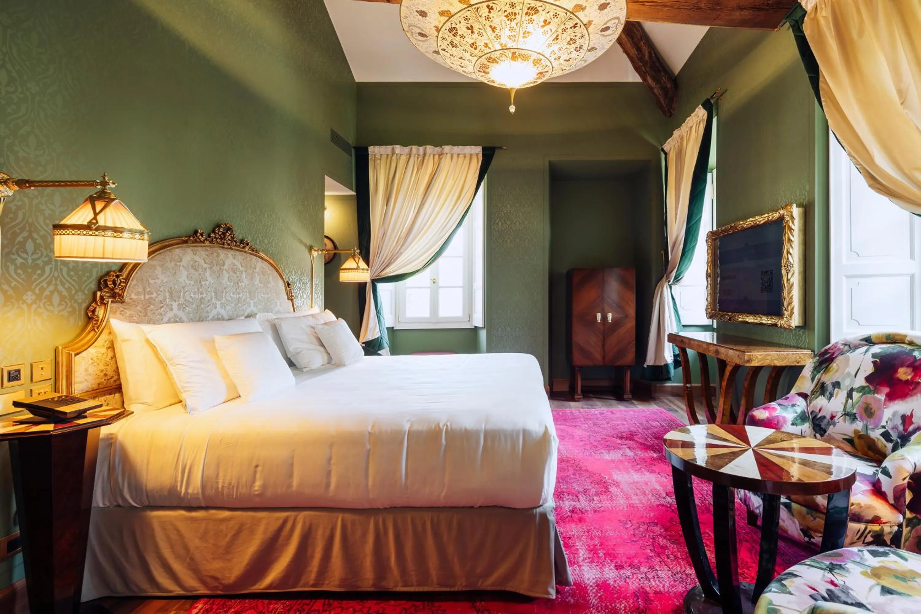 Bedroom, Bed in Passalacqua