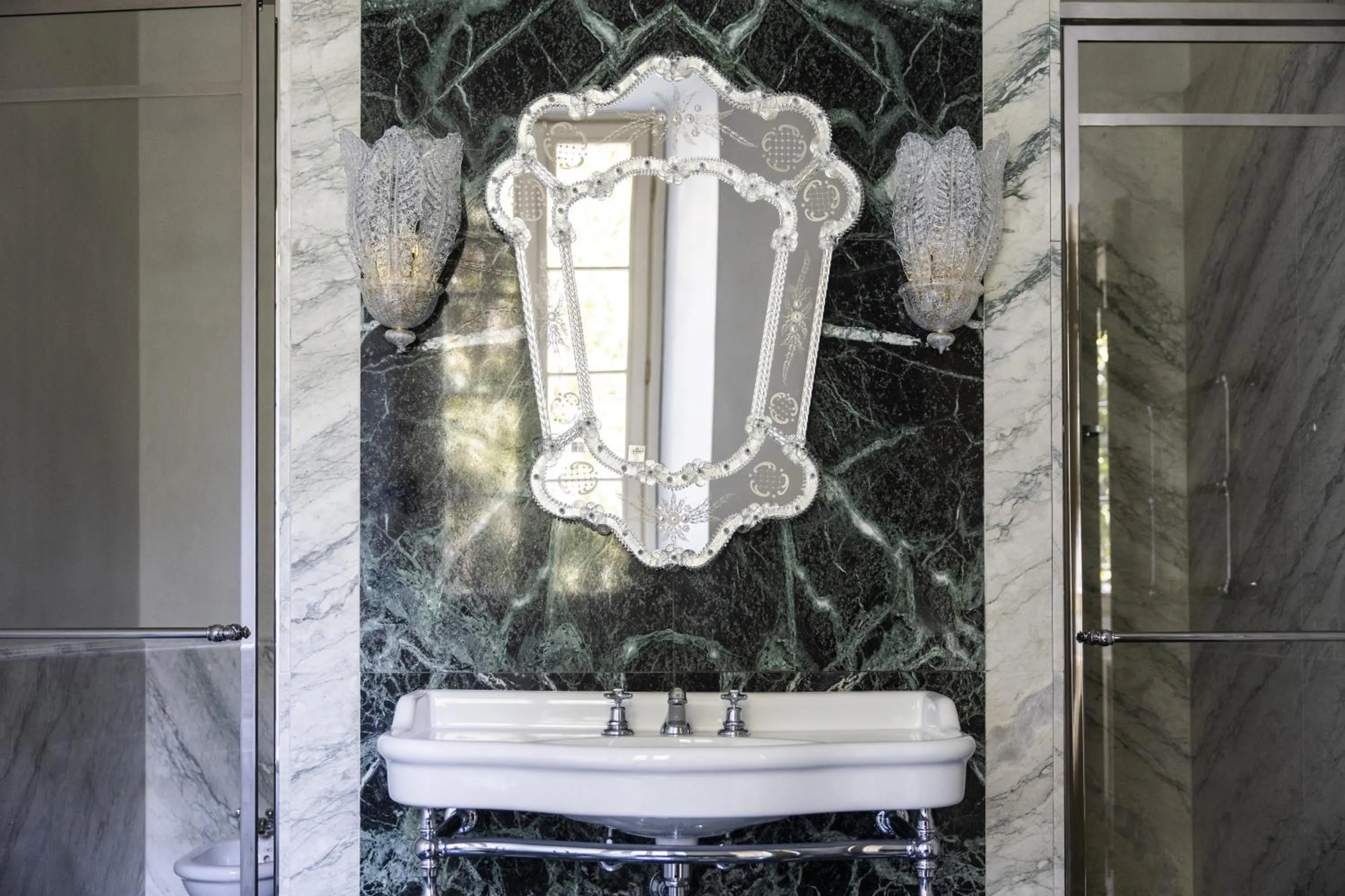 Bathroom in Passalacqua