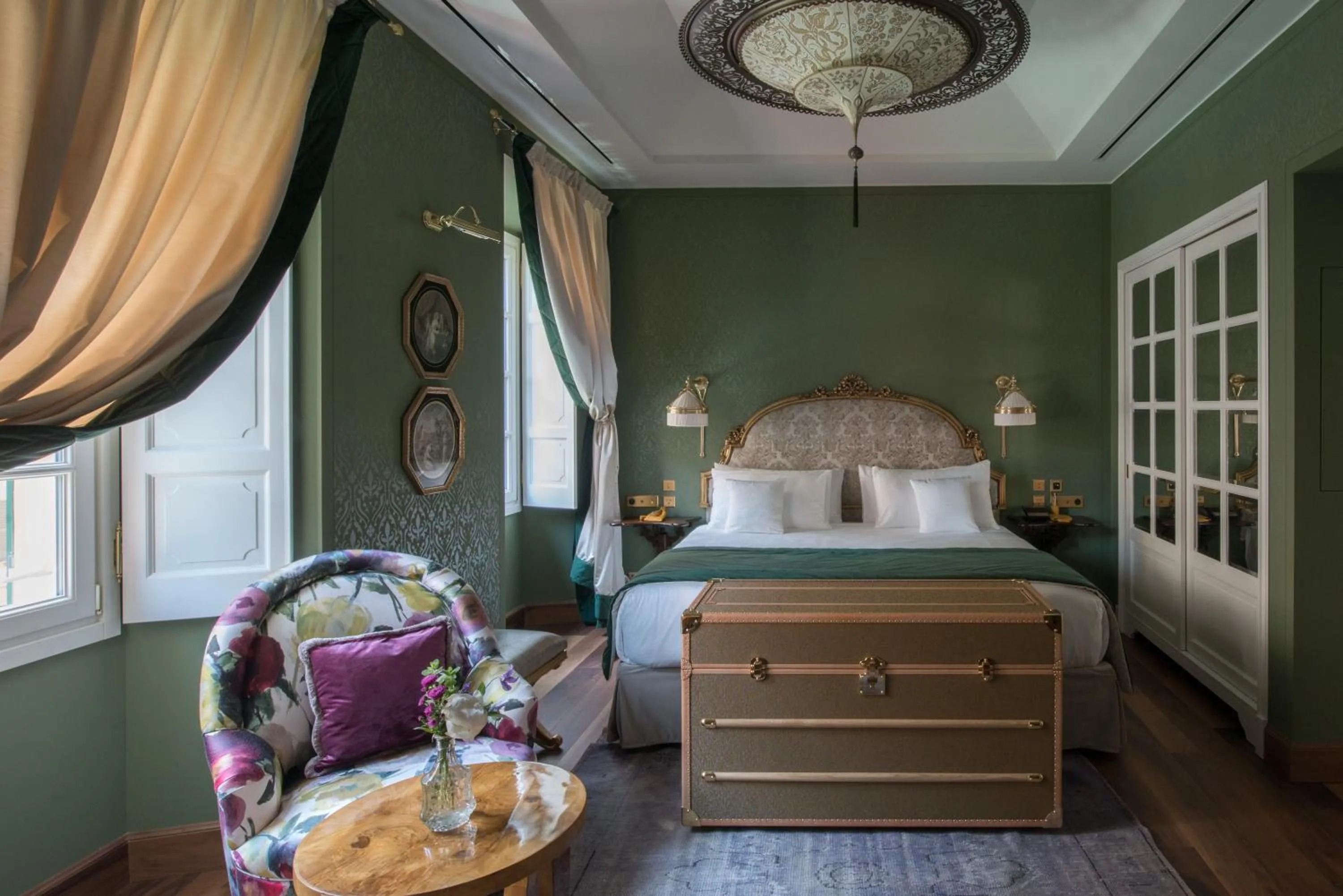 Bedroom, Bed in Passalacqua