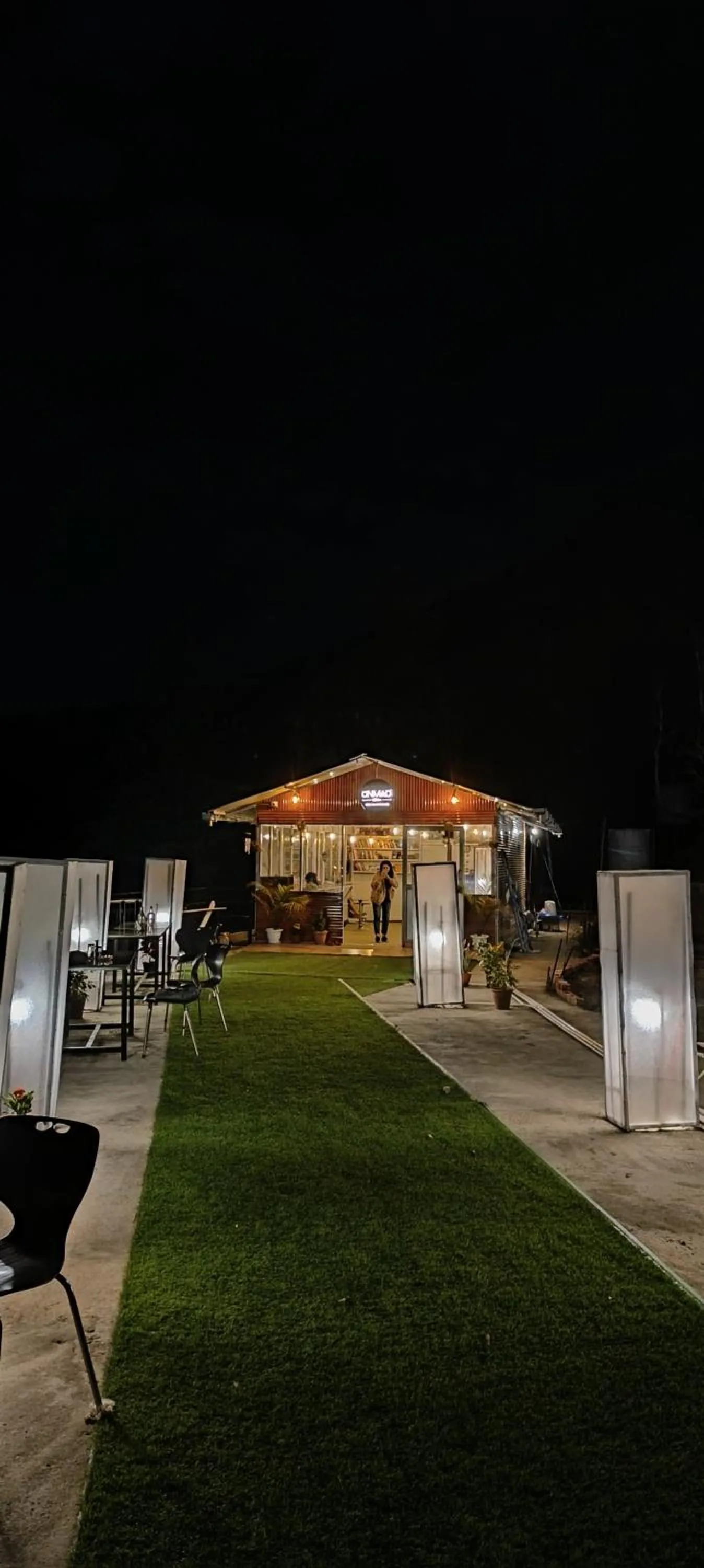 Restaurant/places to eat in The Unmad - Dharamkot