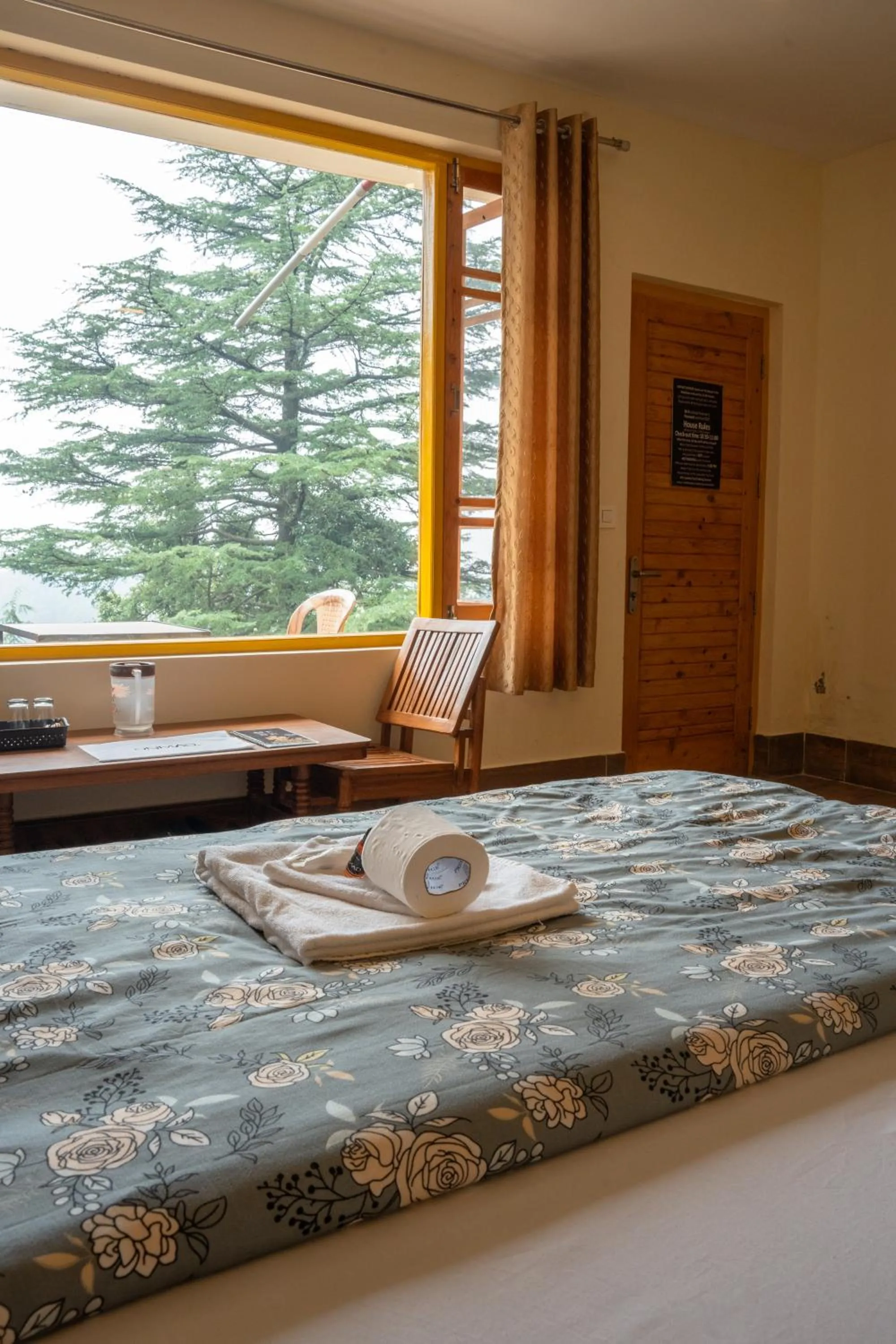 Photo of the whole room, Bed in The Unmad - Dharamkot