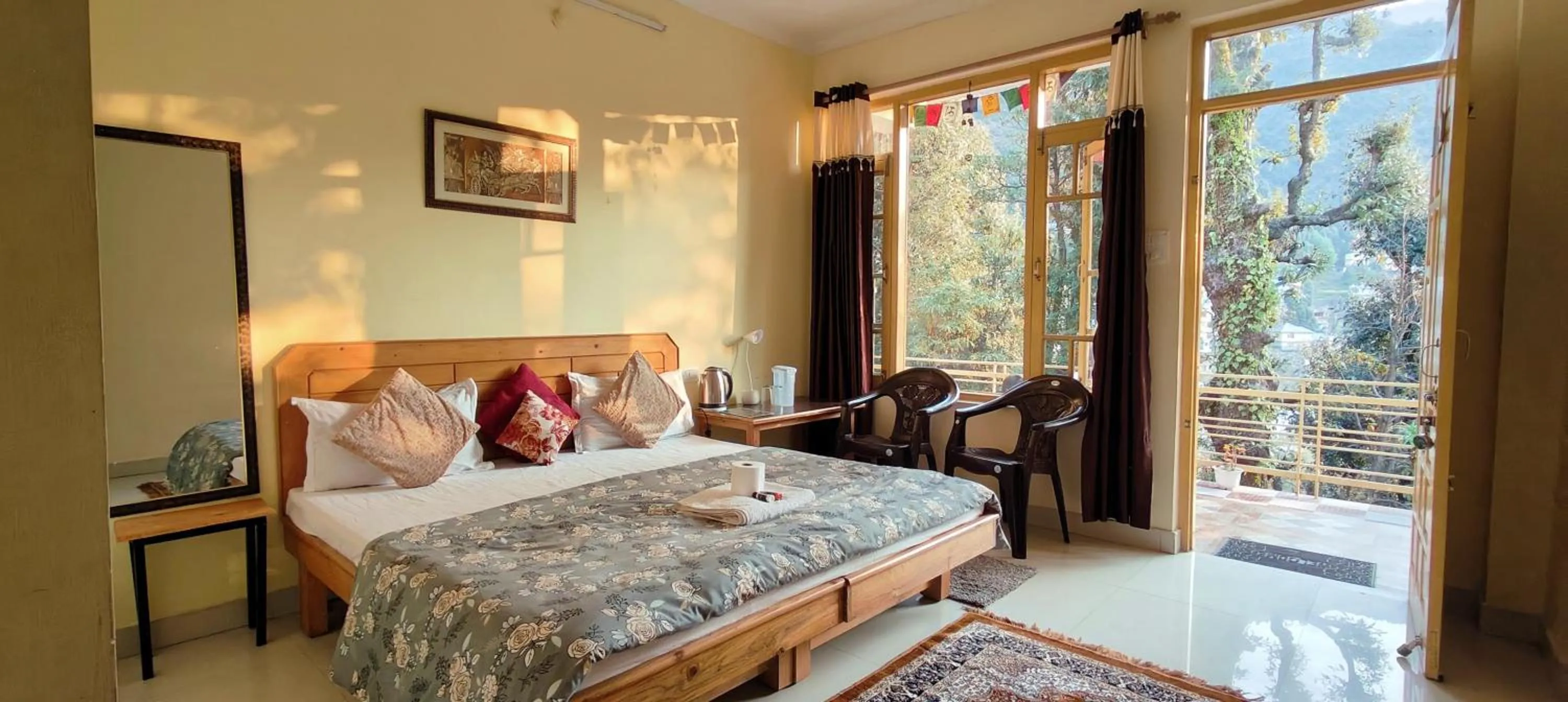 Bed in The Unmad - Dharamkot