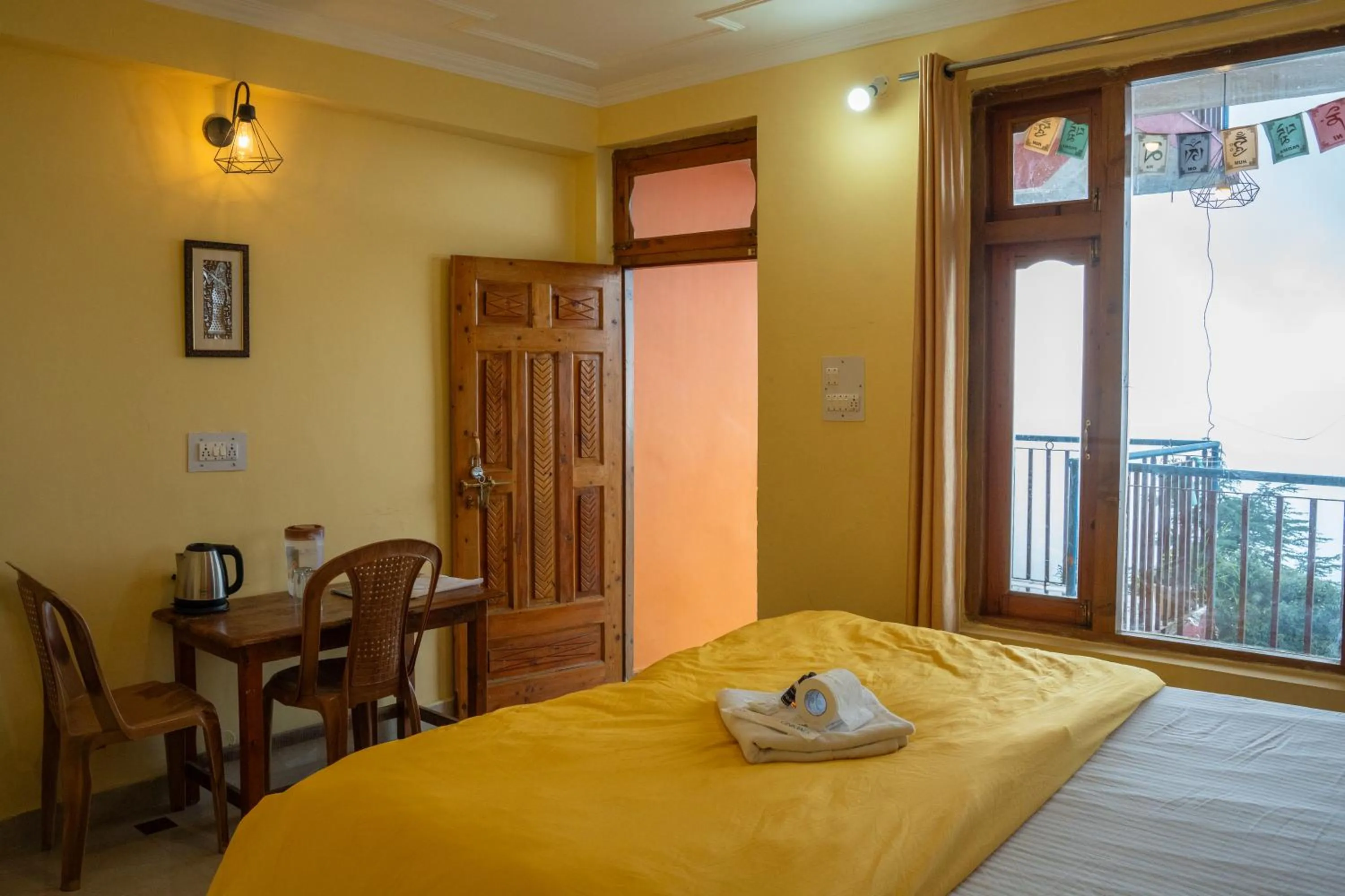 Bed in The Unmad - Dharamkot