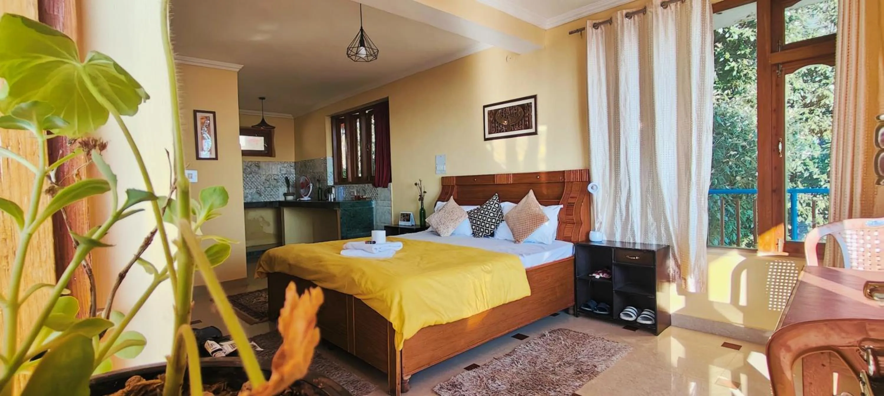 Photo of the whole room, Bed in The Unmad - Dharamkot