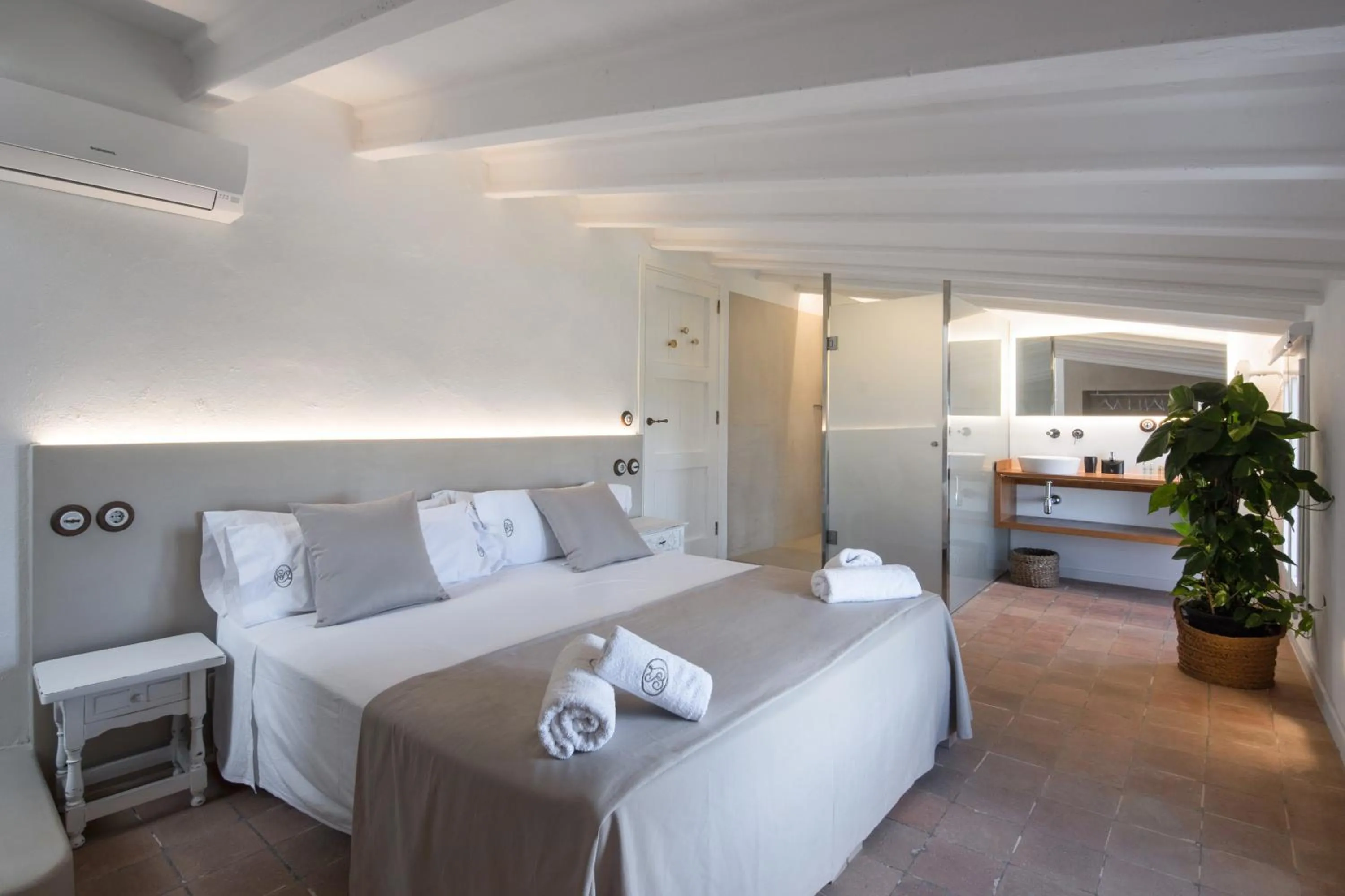 Photo of the whole room, Bed in Agroturismo Son Juaneda