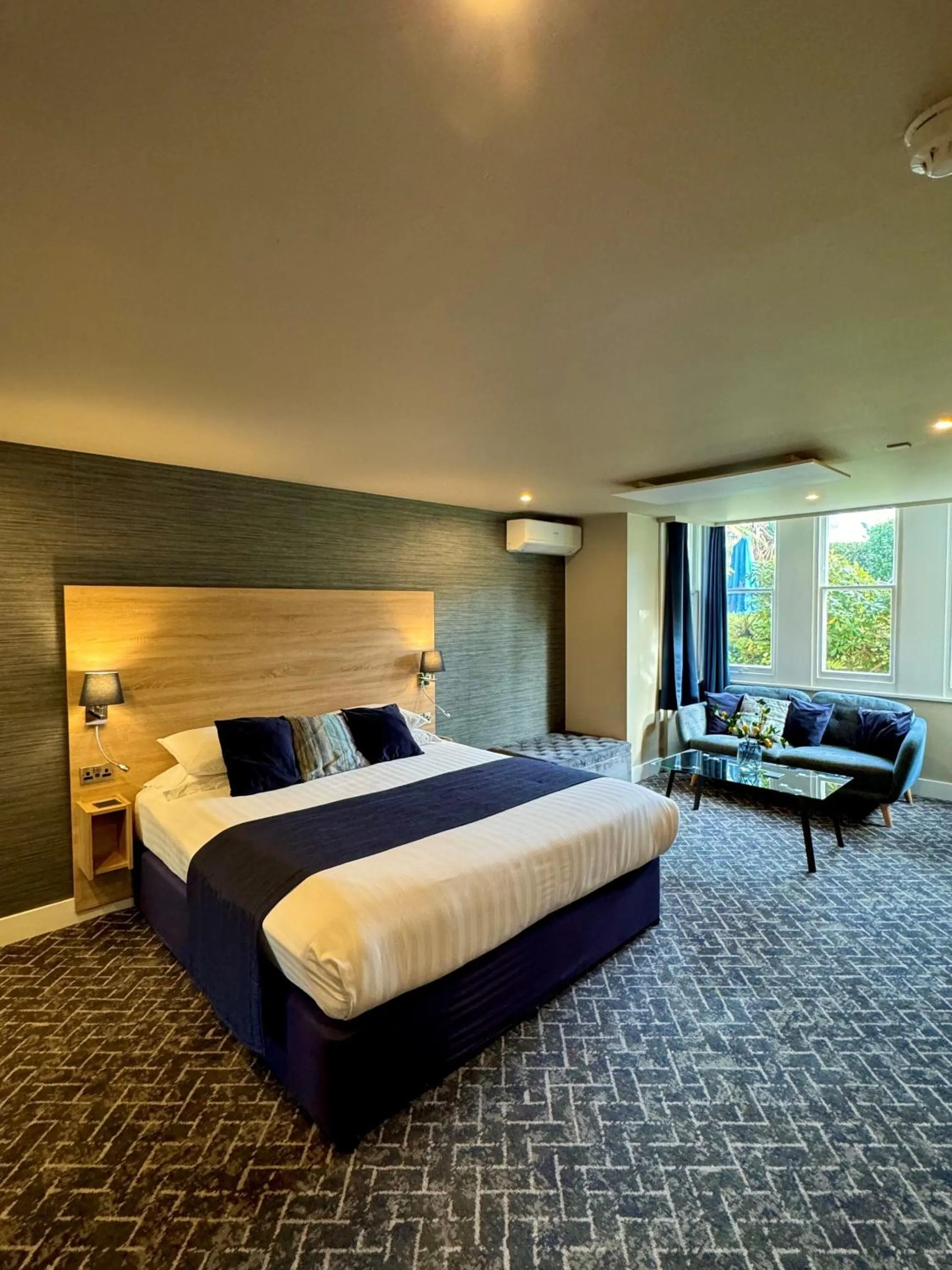 Bedroom, Bed in No 5 Bournemouth