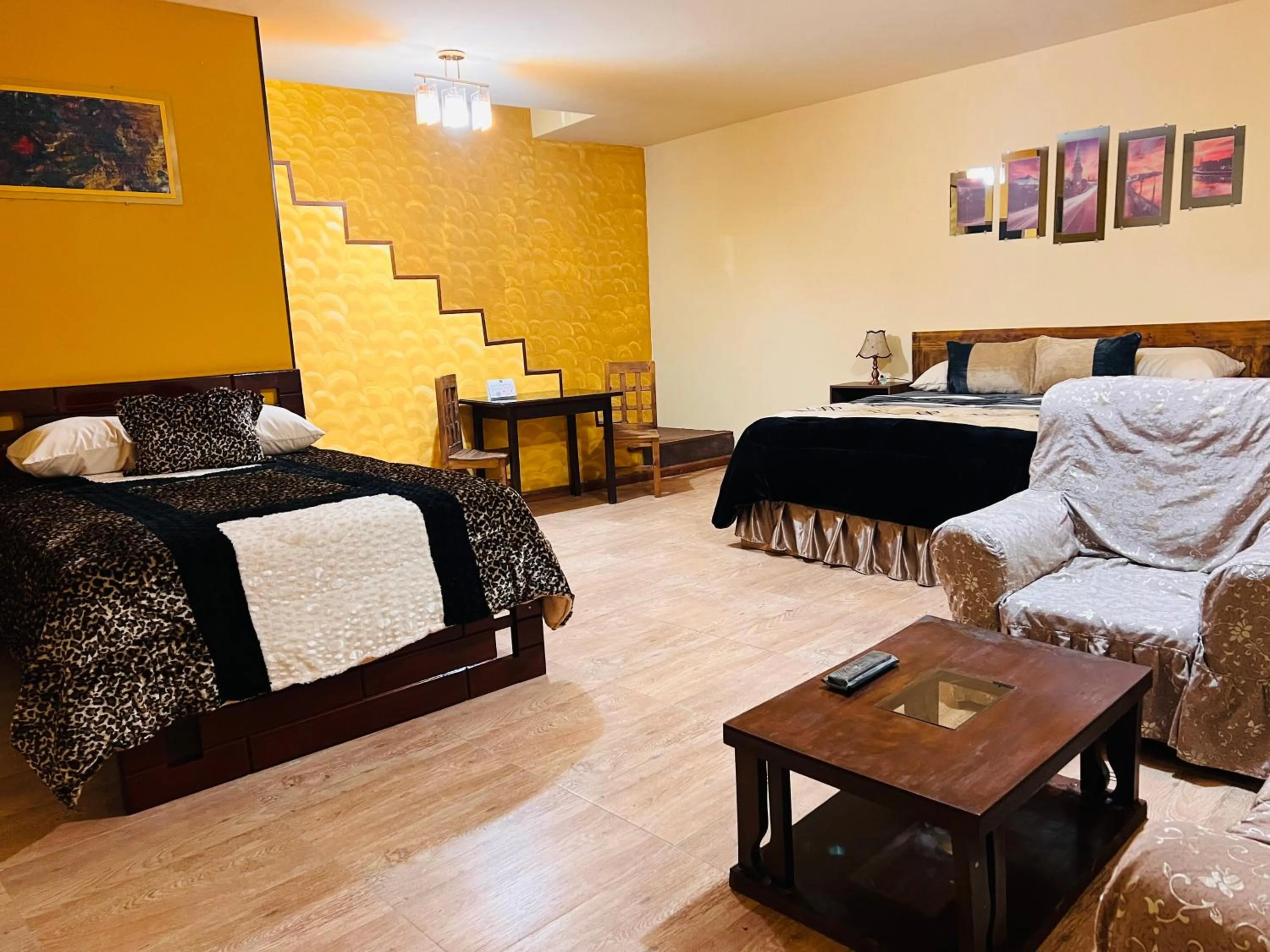 Photo of the whole room, Bed in Hotel Gran Aurum