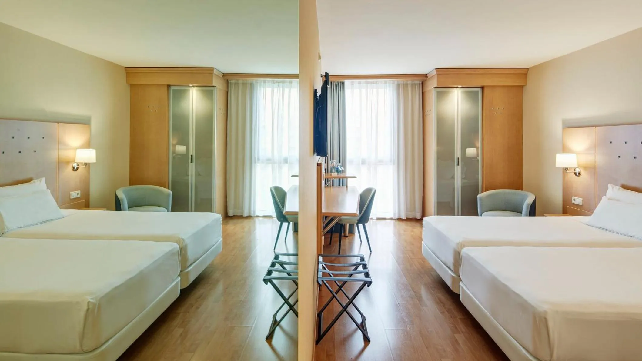 Photo of the whole room, Bed in Sercotel Porta Barcelona