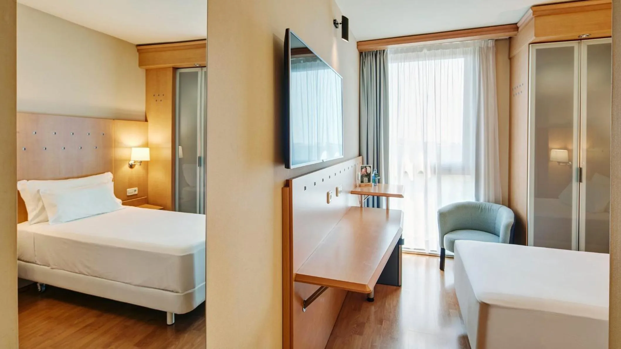 Photo of the whole room, Bed in Sercotel Porta Barcelona