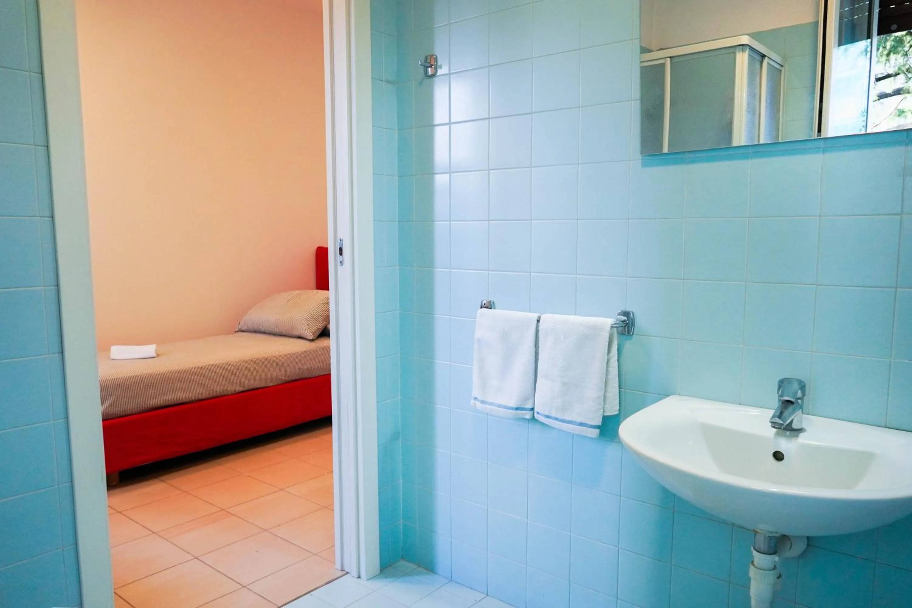 Bathroom, Bed in CiaoMi - Hostel & Long Stay - Milano Niguarda & Bicocca