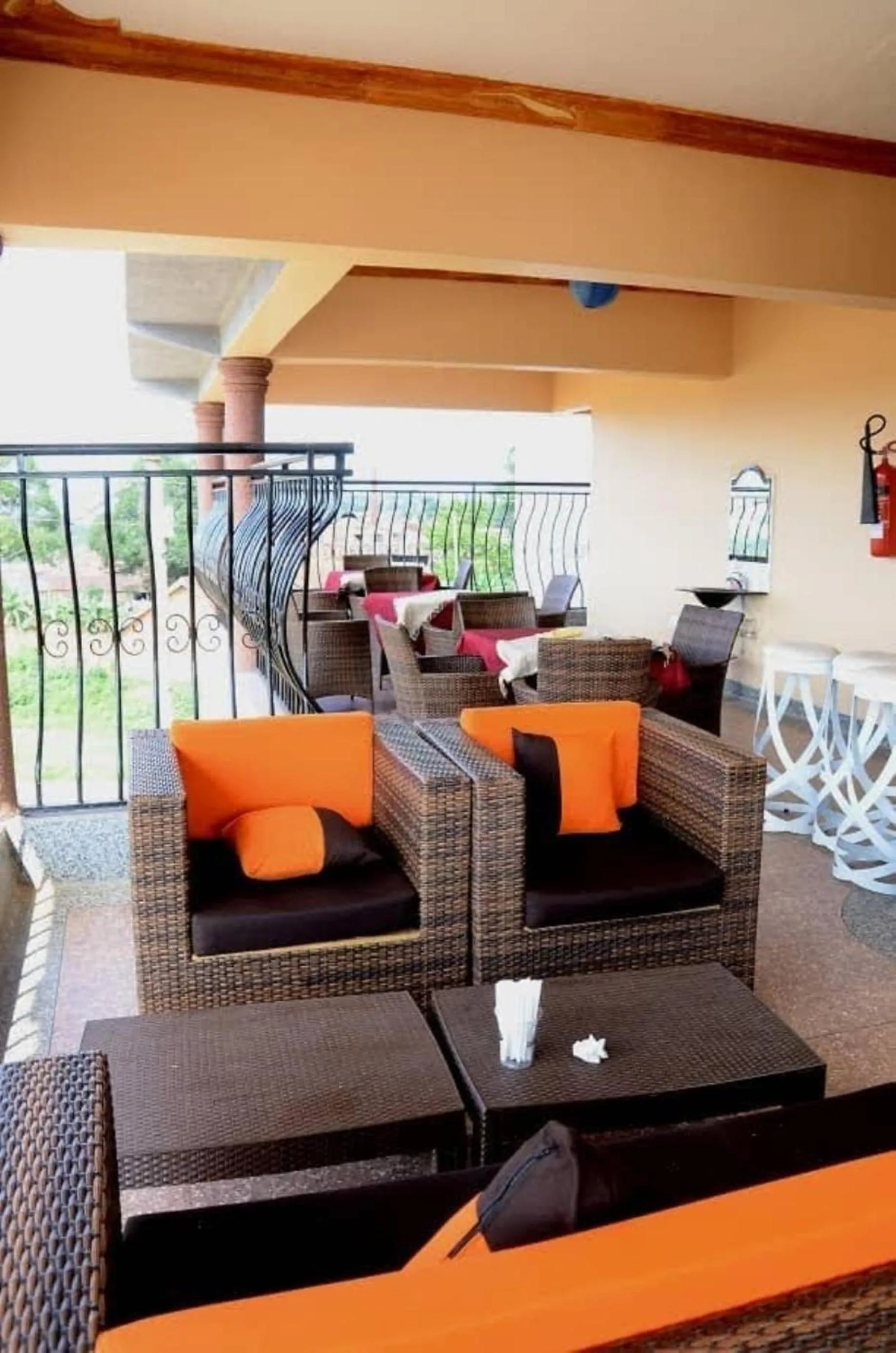 Lounge or bar in Mujjo Hotel Kajjansi