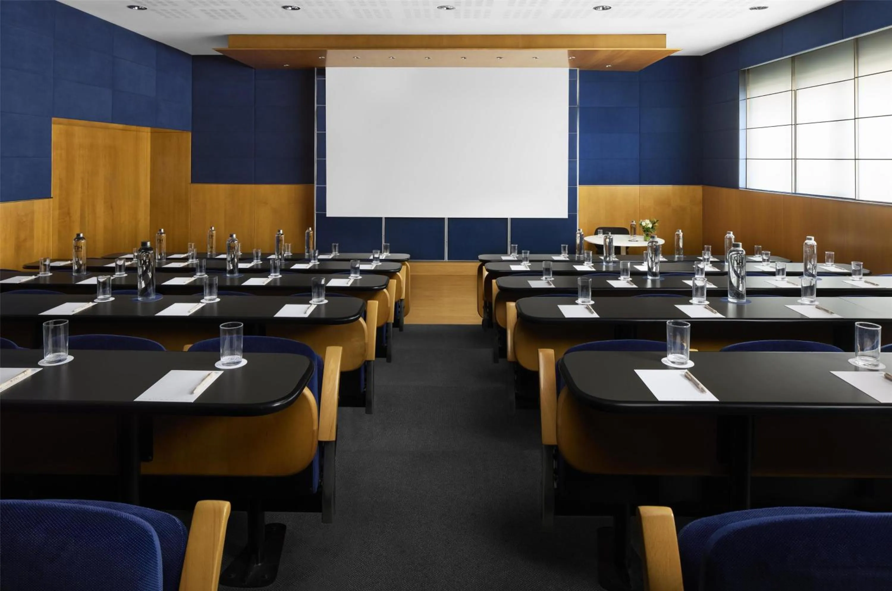 Spa and wellness centre/facilities in NH Barcelona Stadium