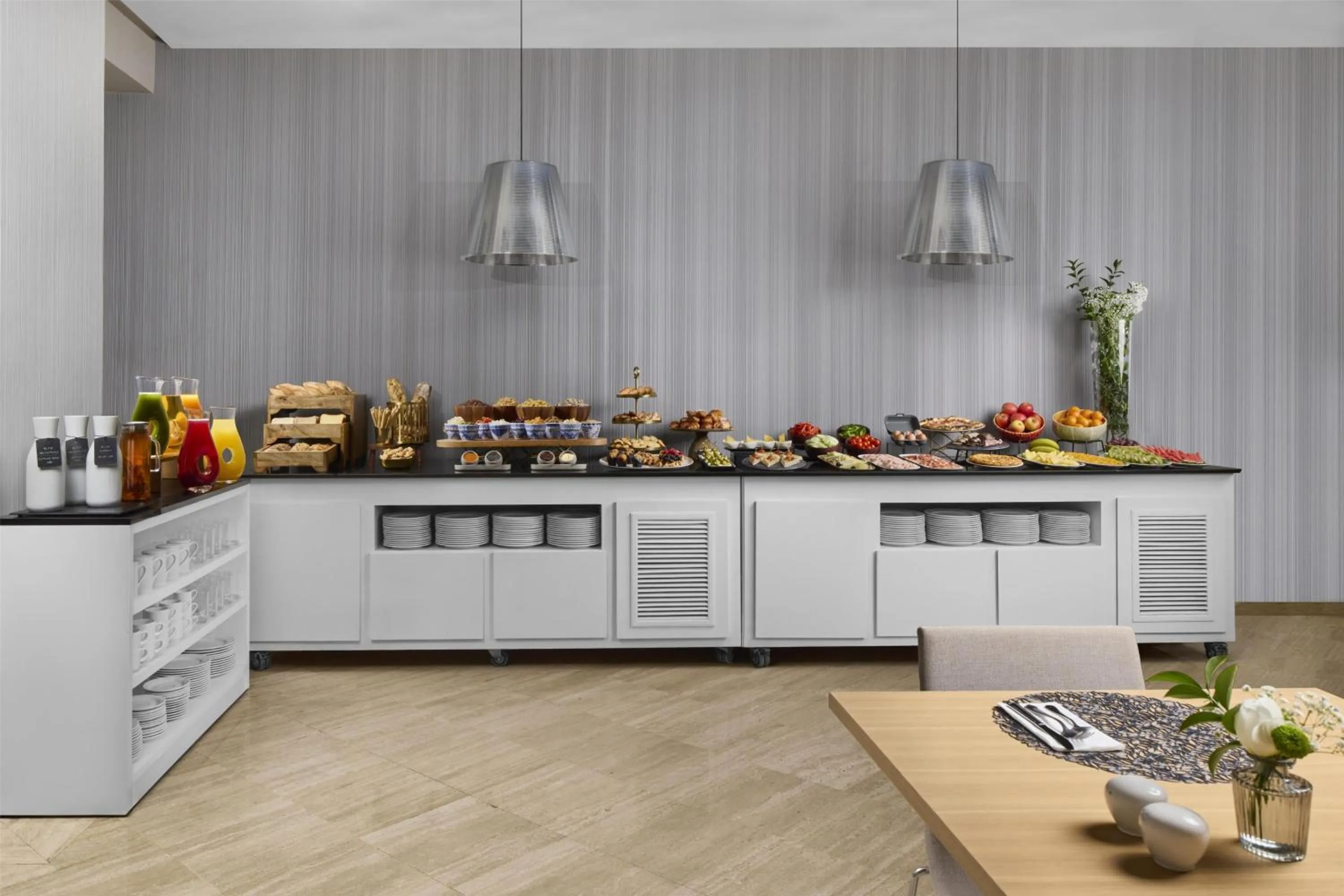 Restaurant/places to eat in NH Barcelona Stadium