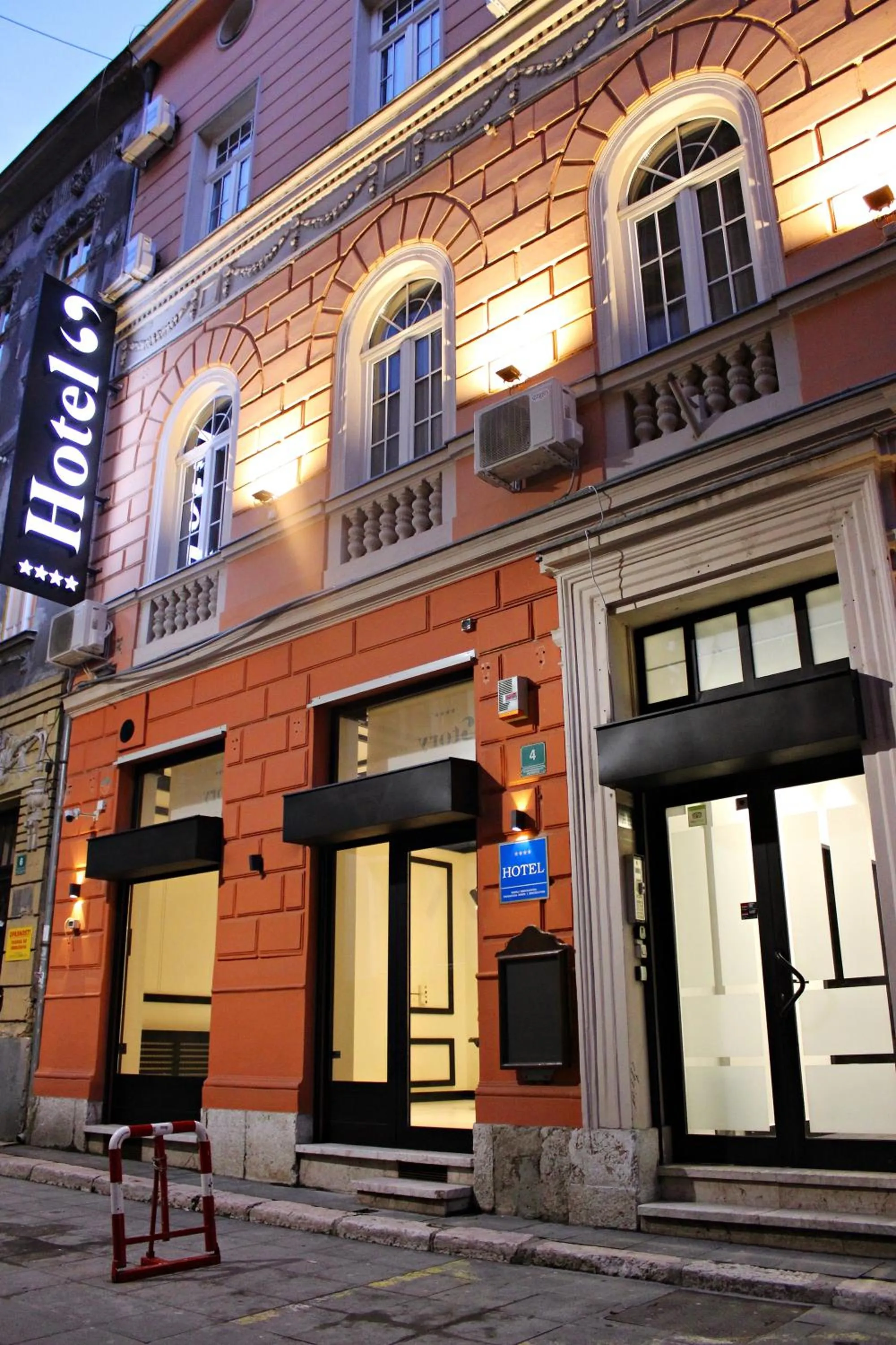 Facade/entrance in Hotel Story