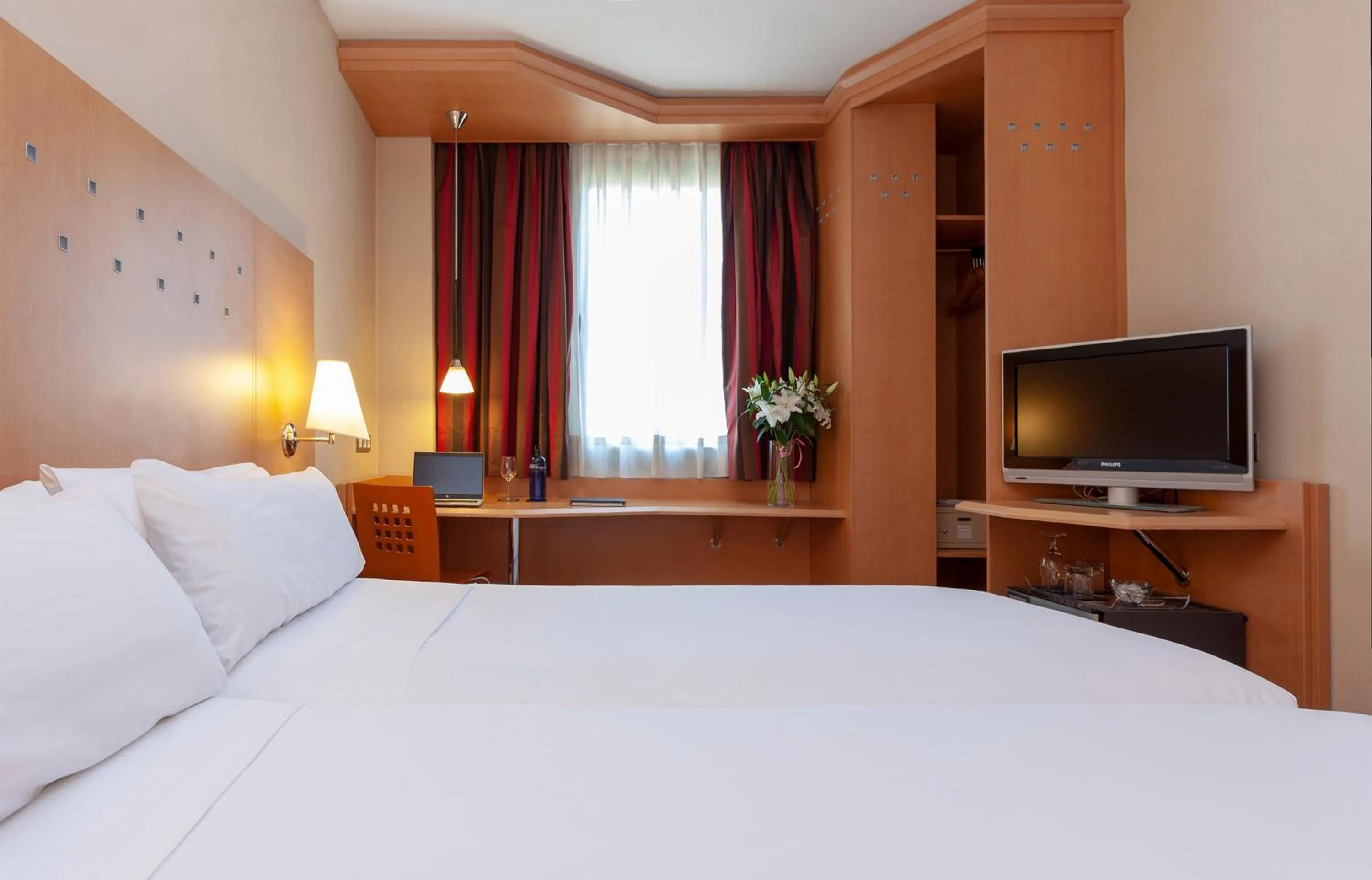 TV and multimedia, Bed in Hotel SB Express Madrid Norte