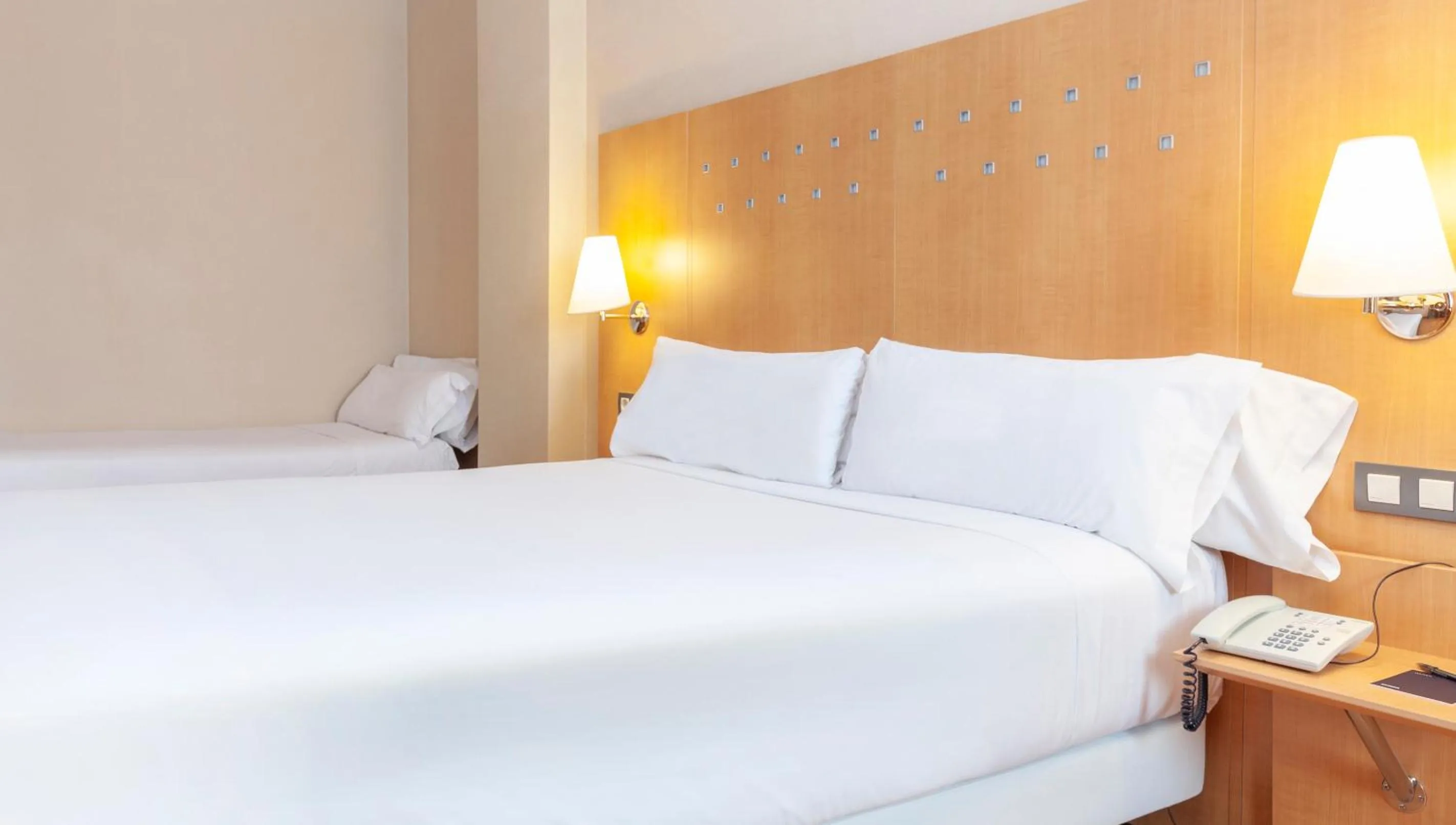Photo of the whole room, Bed in Hotel SB Express Madrid Norte