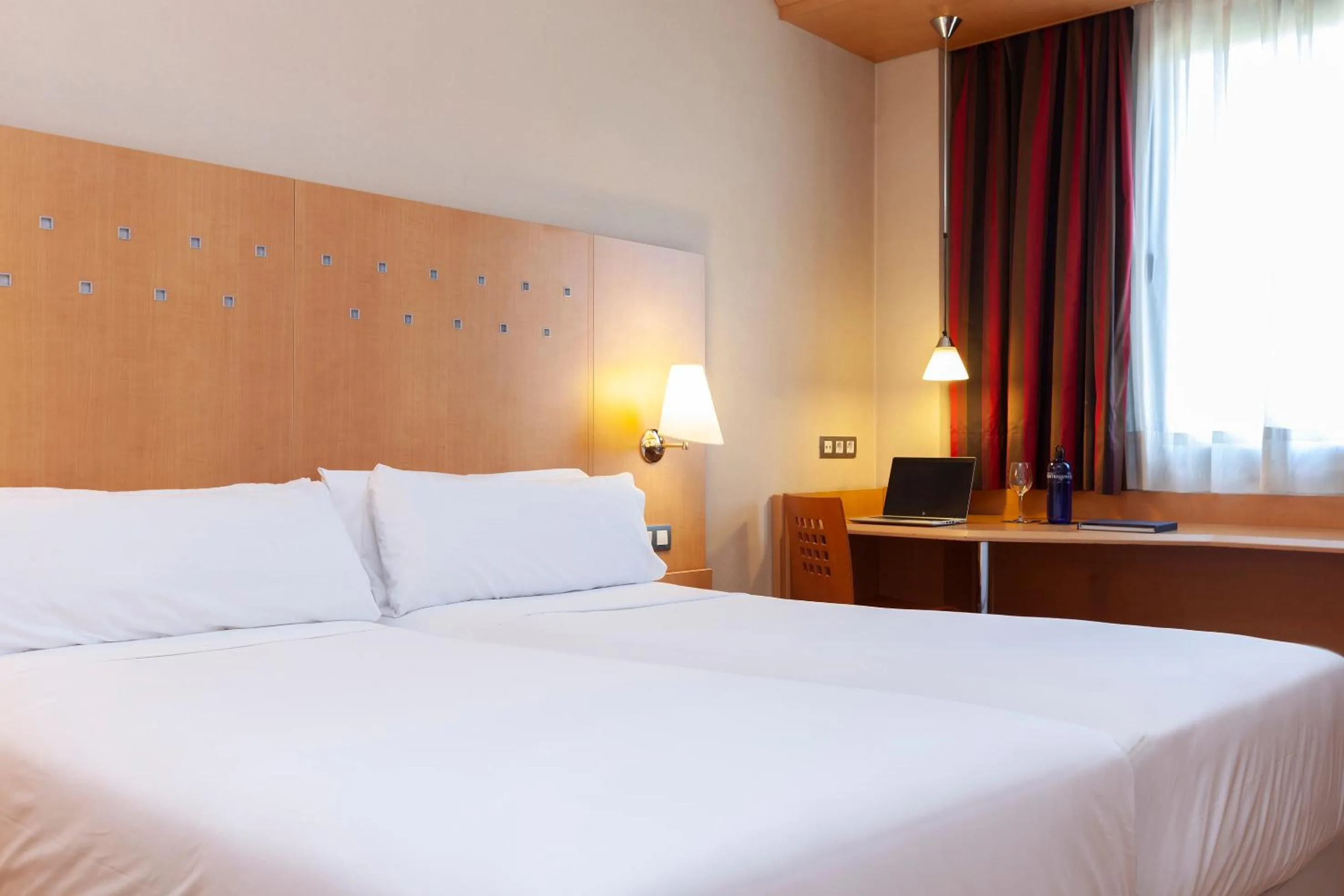 Photo of the whole room, Bed in Hotel SB Express Madrid Norte
