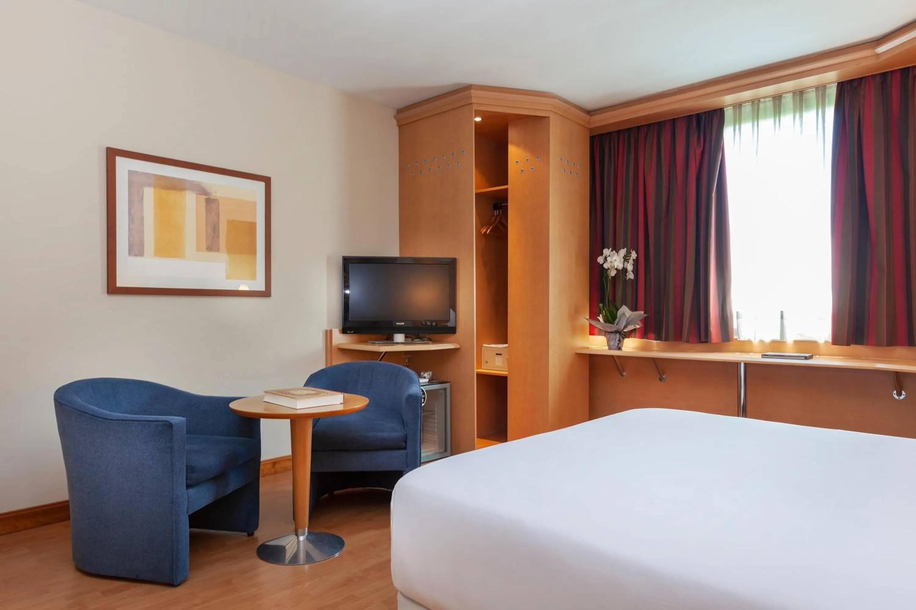 Photo of the whole room, Bed in Hotel SB Express Madrid Norte