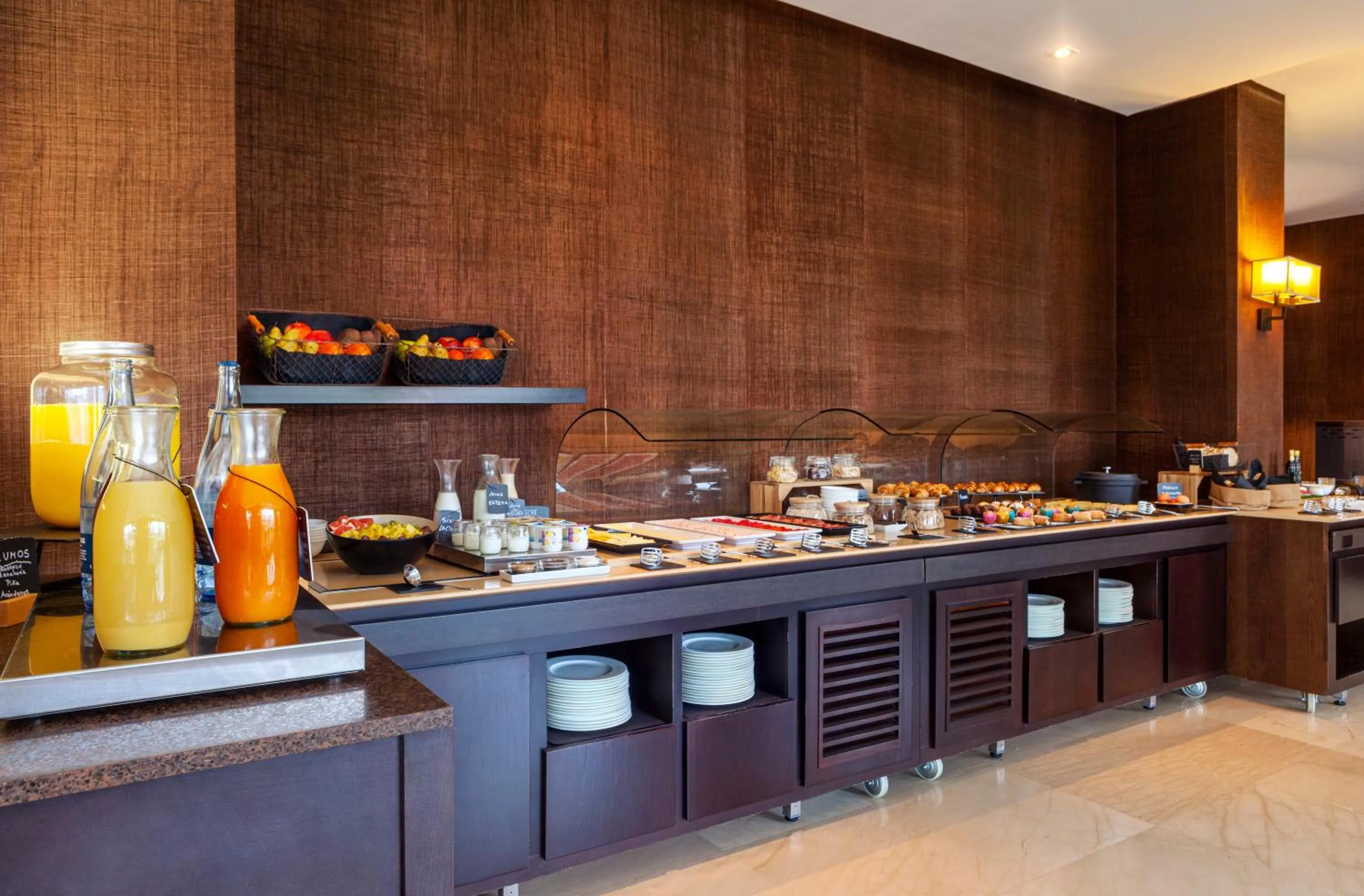 Breakfast in Hotel SB Express Madrid Norte