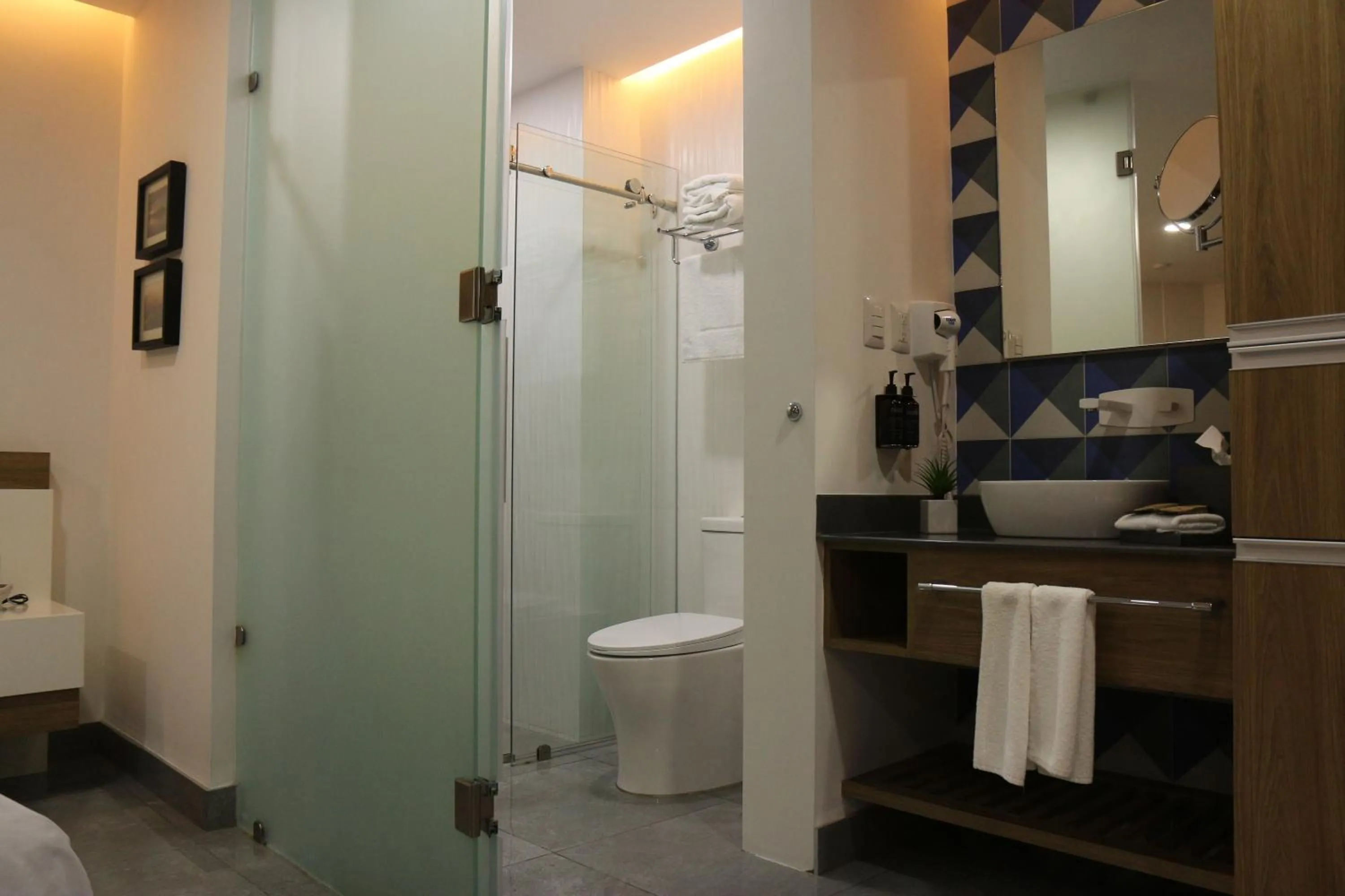 Bathroom in The Lu'um House