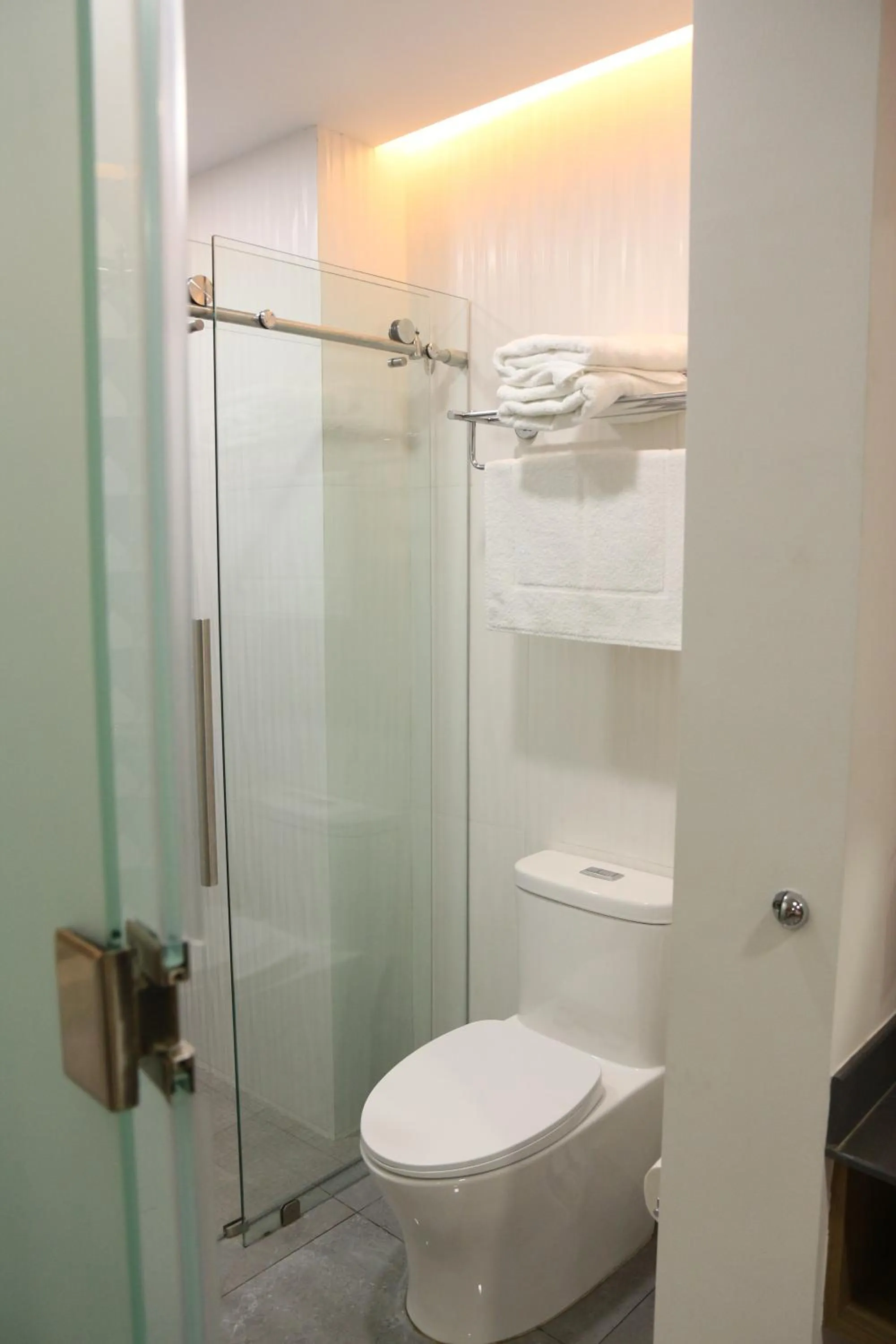 Toilet in The Lu'um House