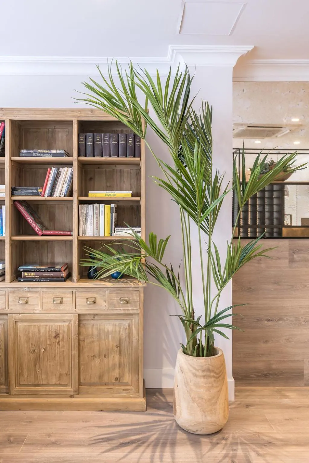 Decorative detail in BYPILLOW Velázquez 45