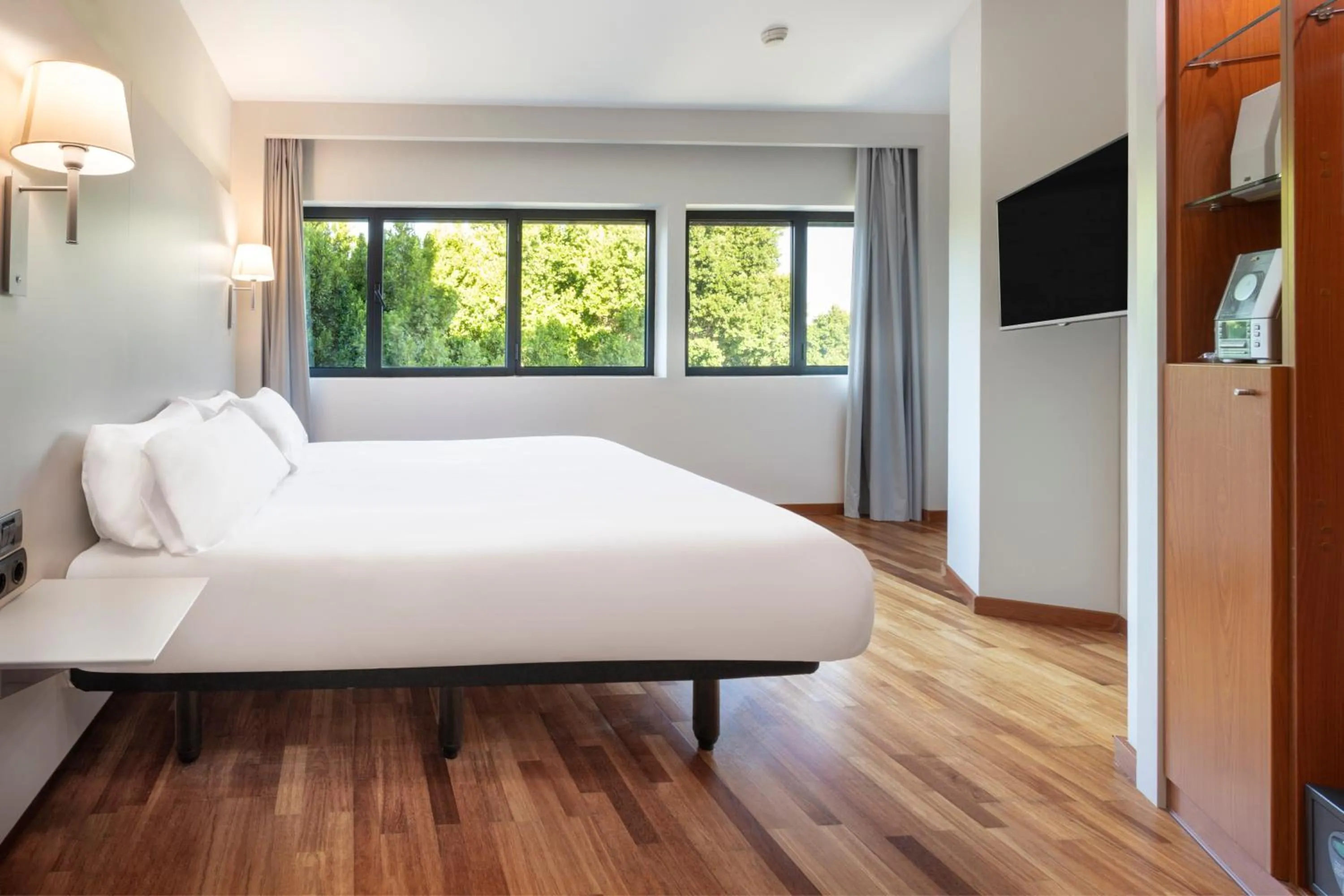 Bed in B&B HOTEL Jerez