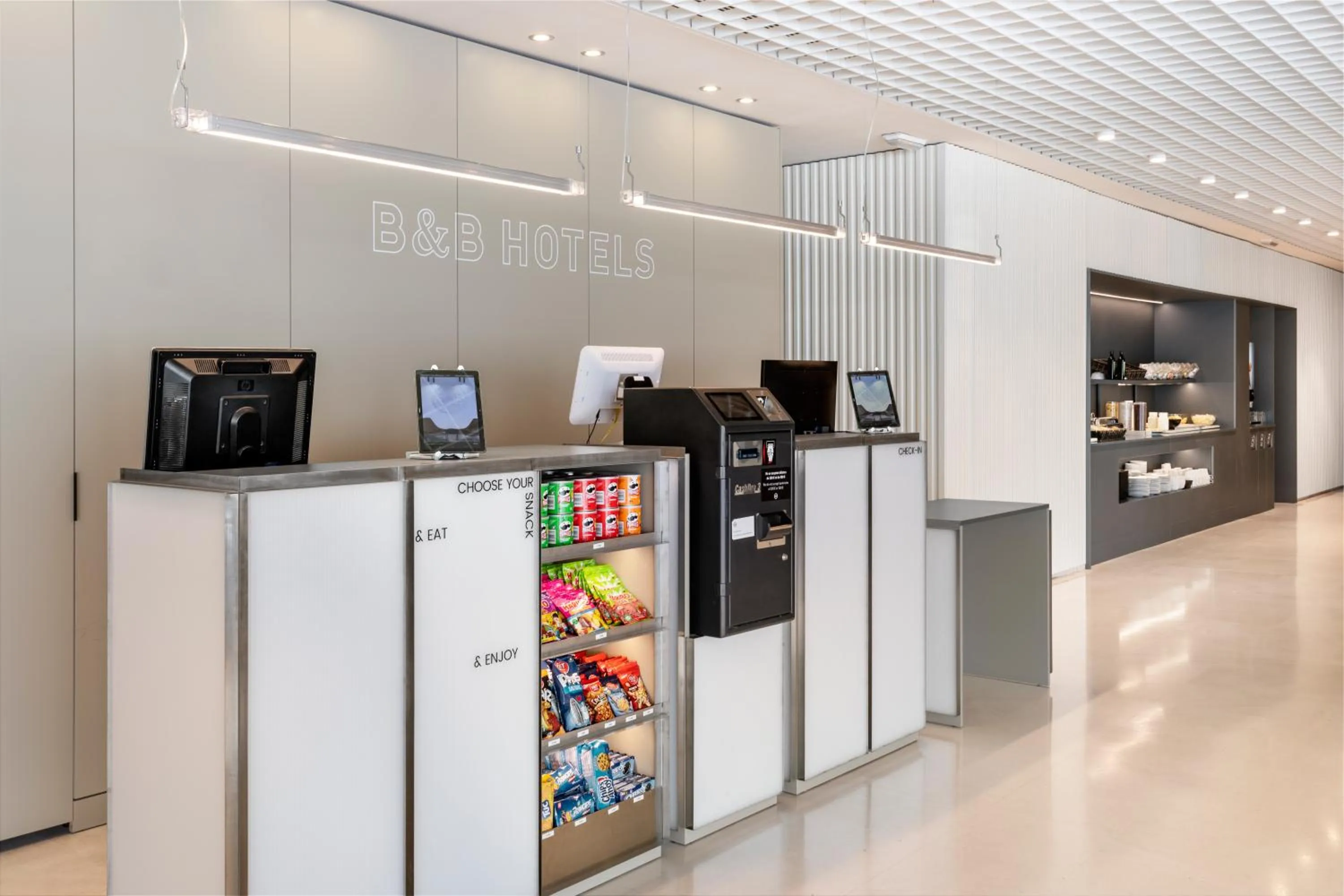 Lobby or reception in B&B HOTEL Jerez