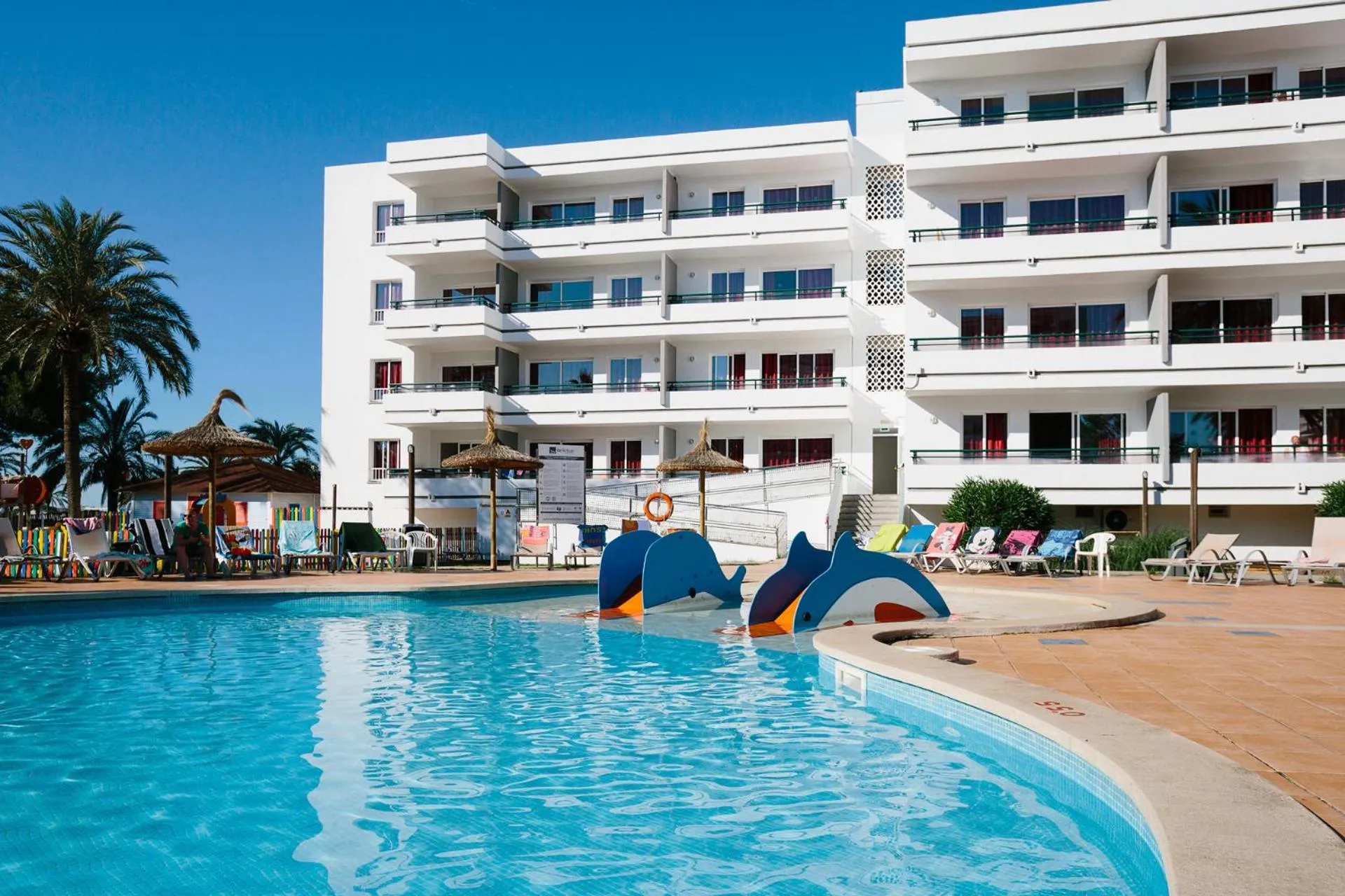 Swimming pool in BelleVue Club