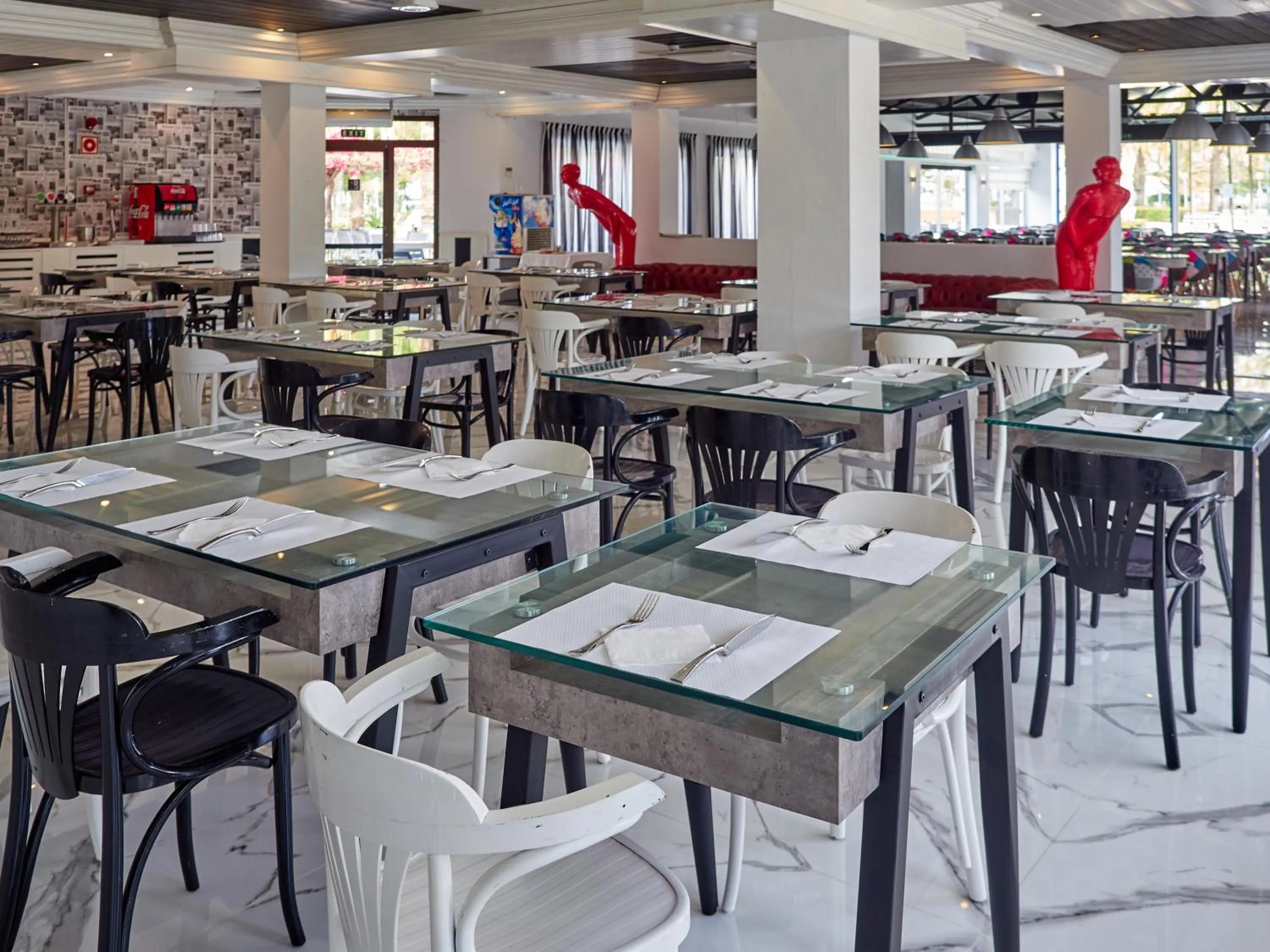 Restaurant/places to eat in BelleVue Club