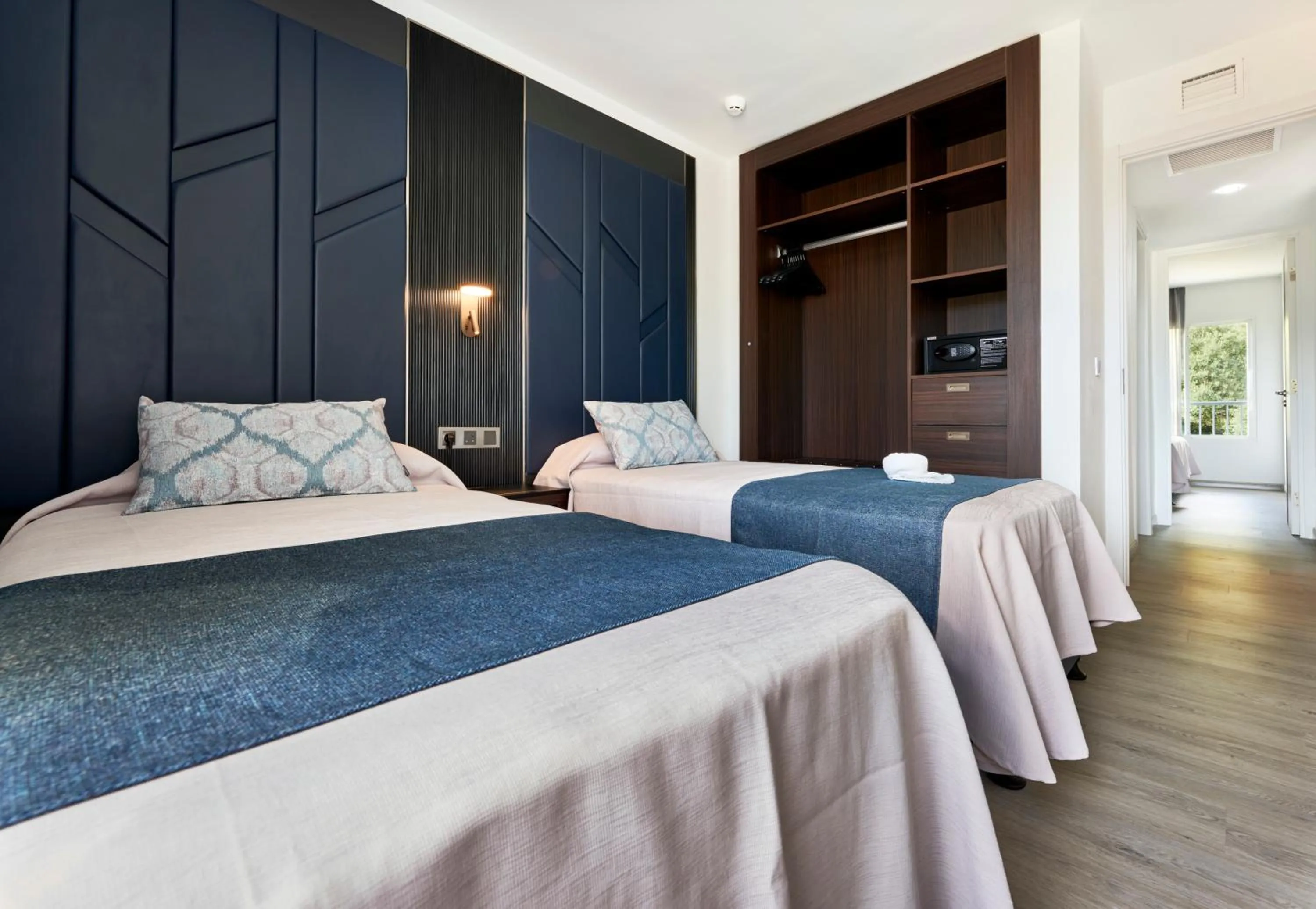 Bedroom, Bed in BelleVue Club