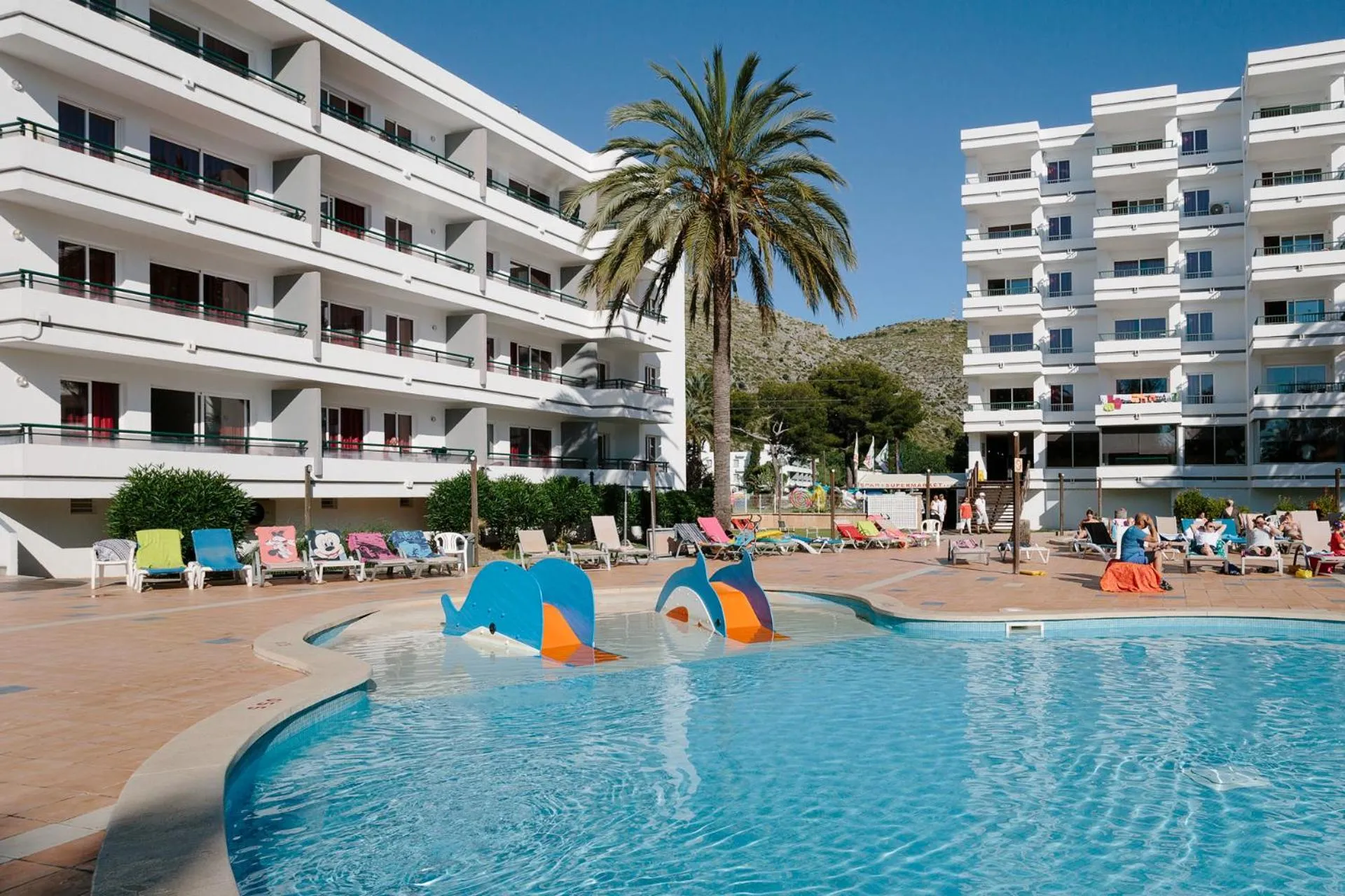 Swimming pool in BelleVue Club
