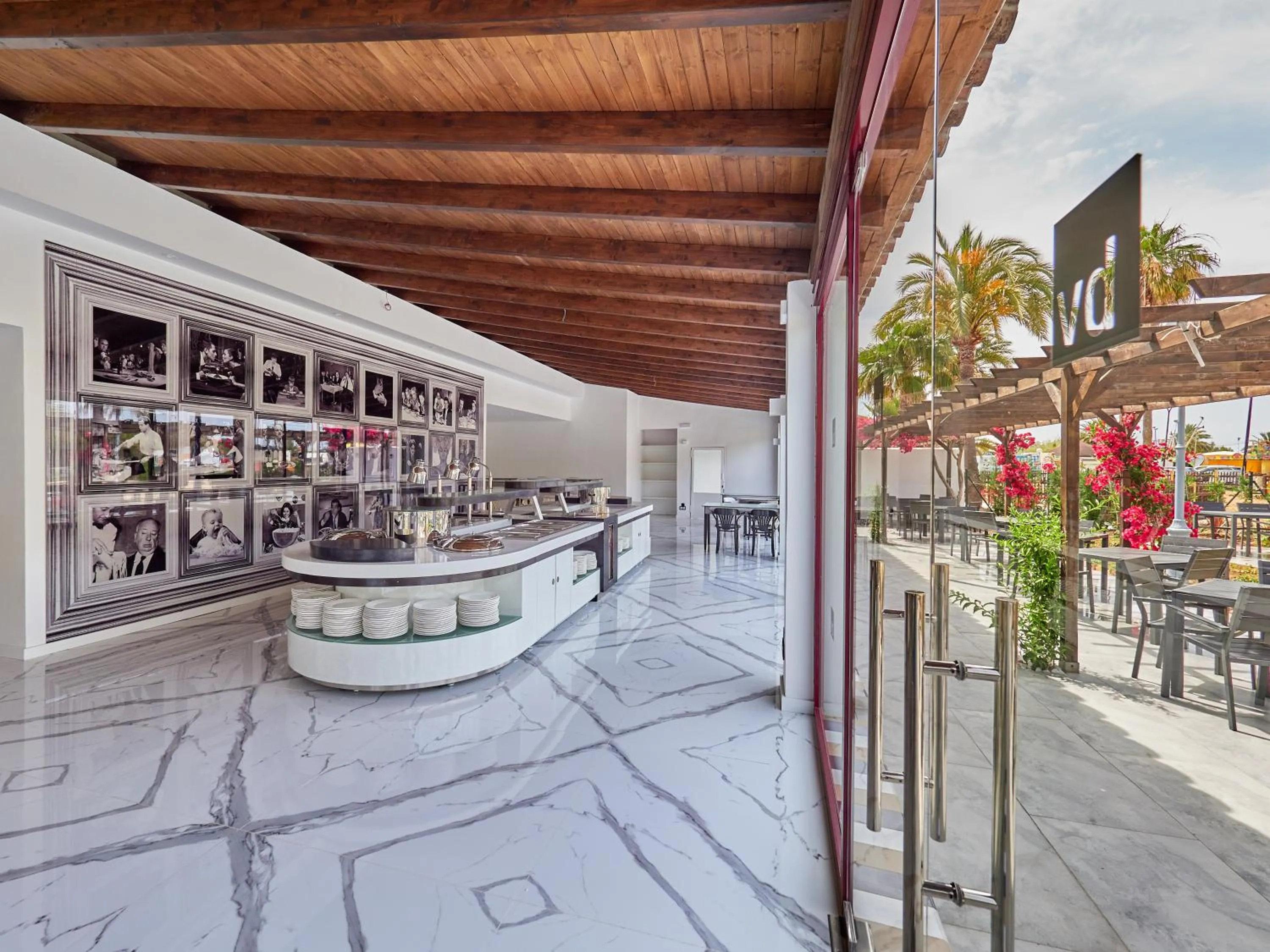 Patio in BelleVue Club