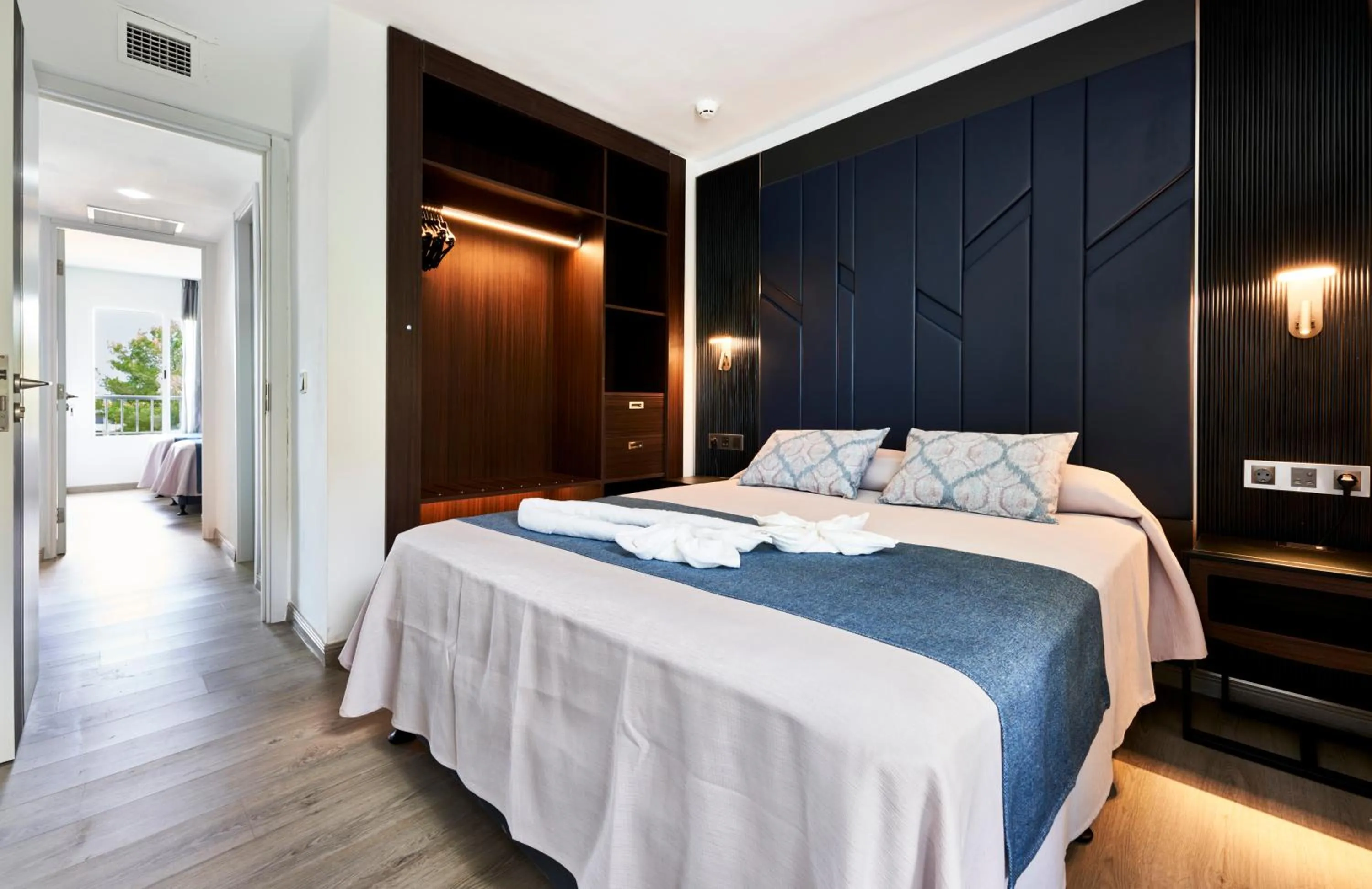 Bedroom, Bed in BelleVue Club