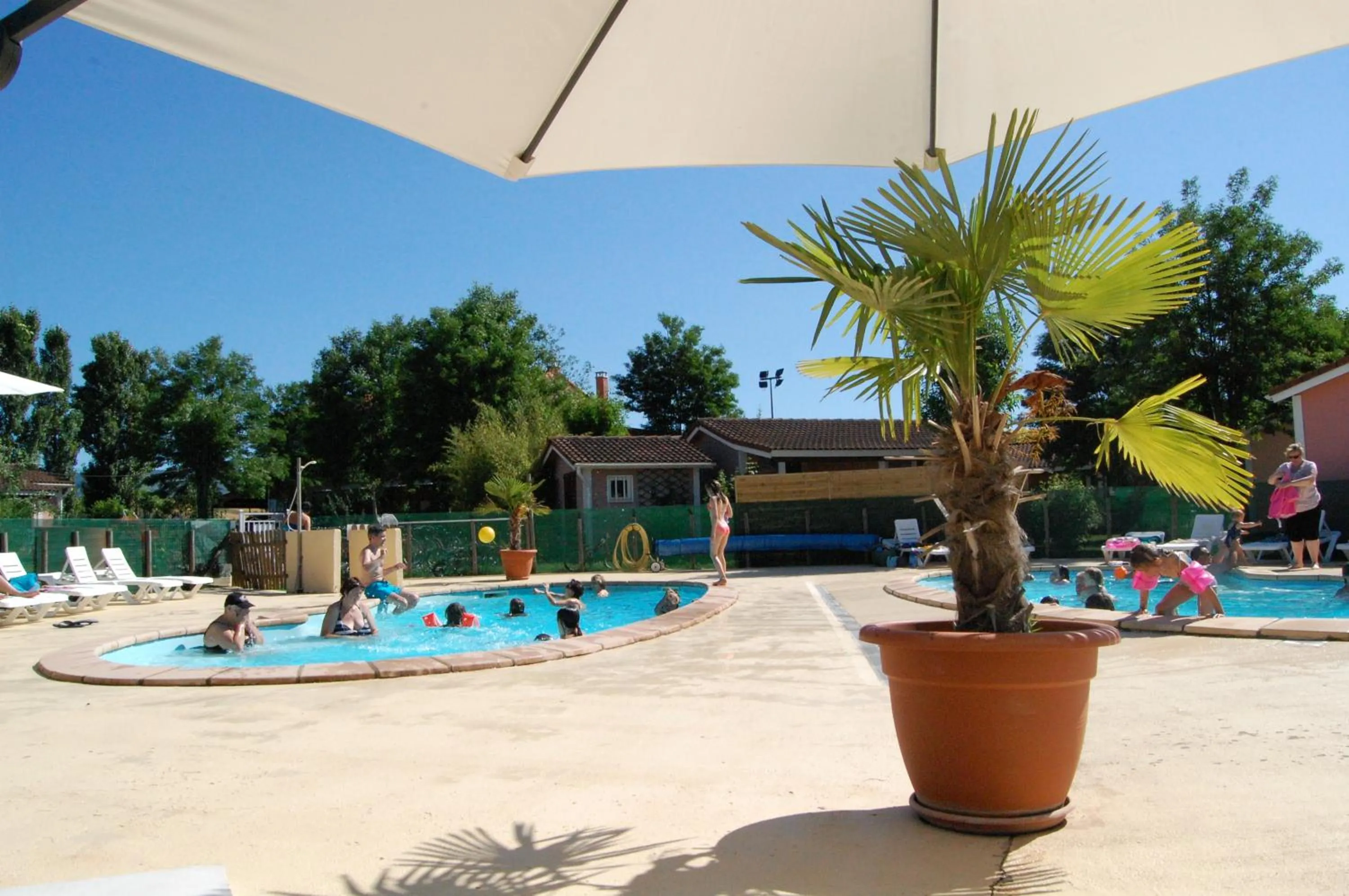 Swimming pool in Le Hameau des Genets