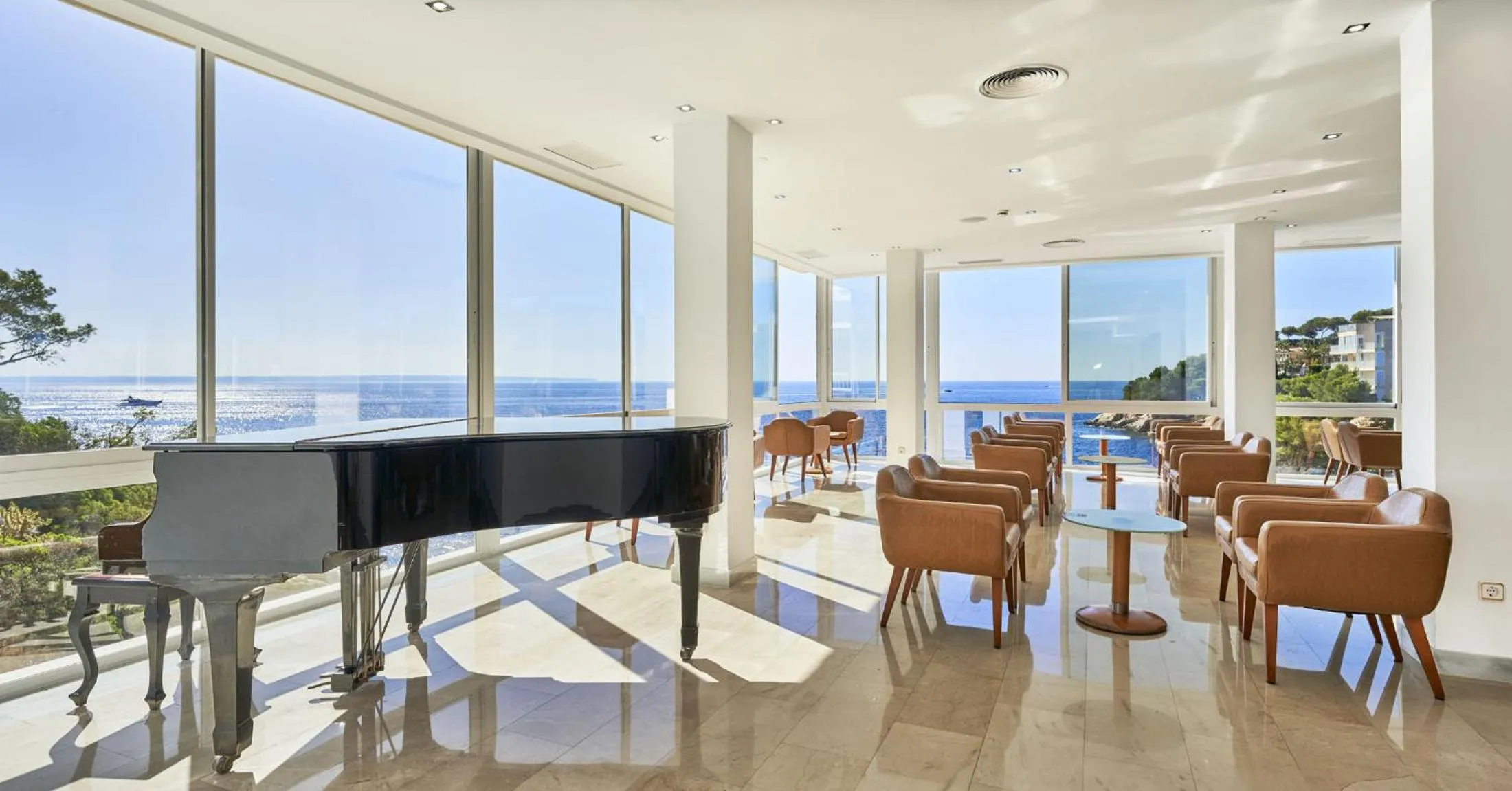 Lounge or bar in Globales Cala Viñas Adults Only 16+