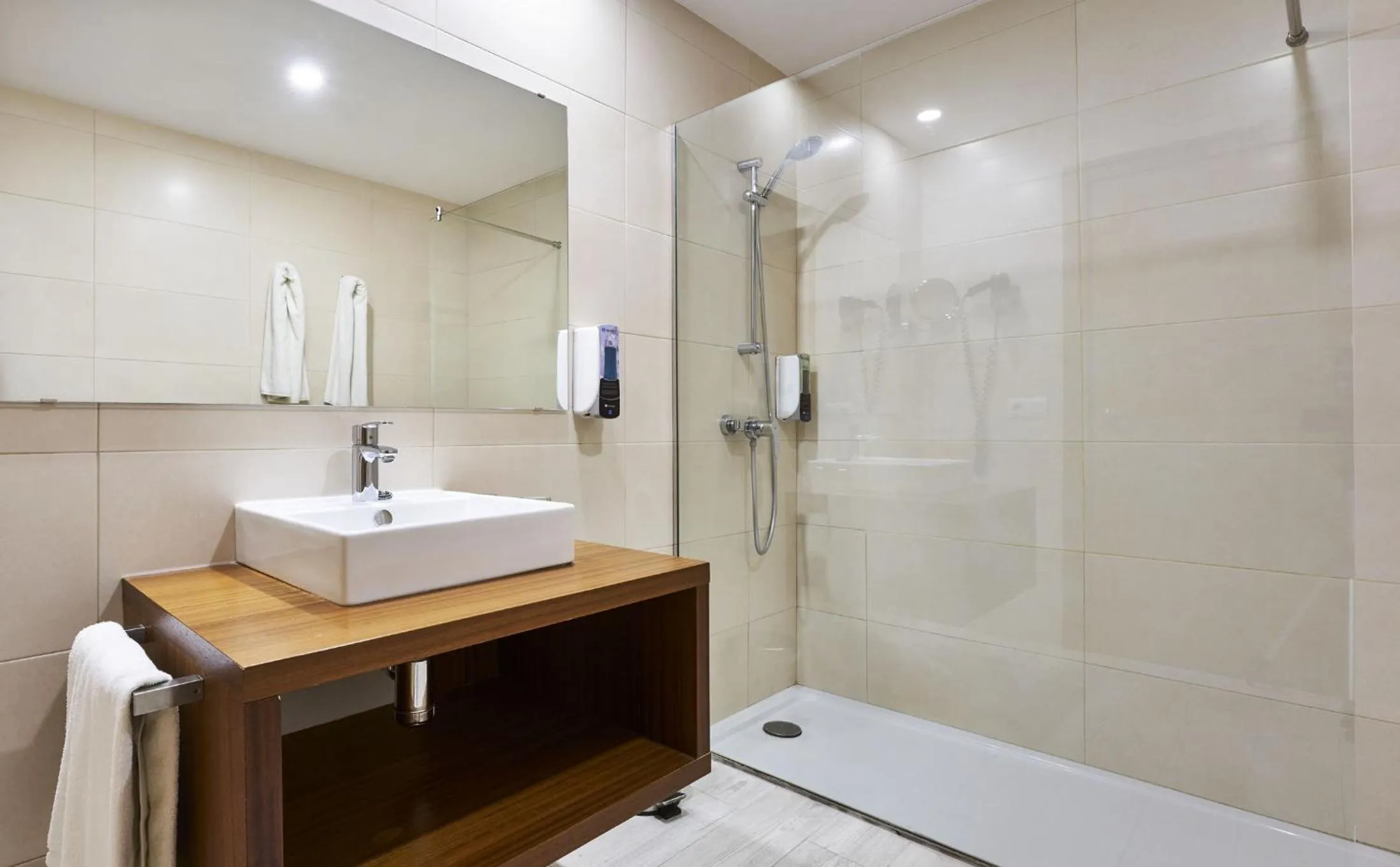 Bathroom in Globales Cala Viñas Adults Only 16+