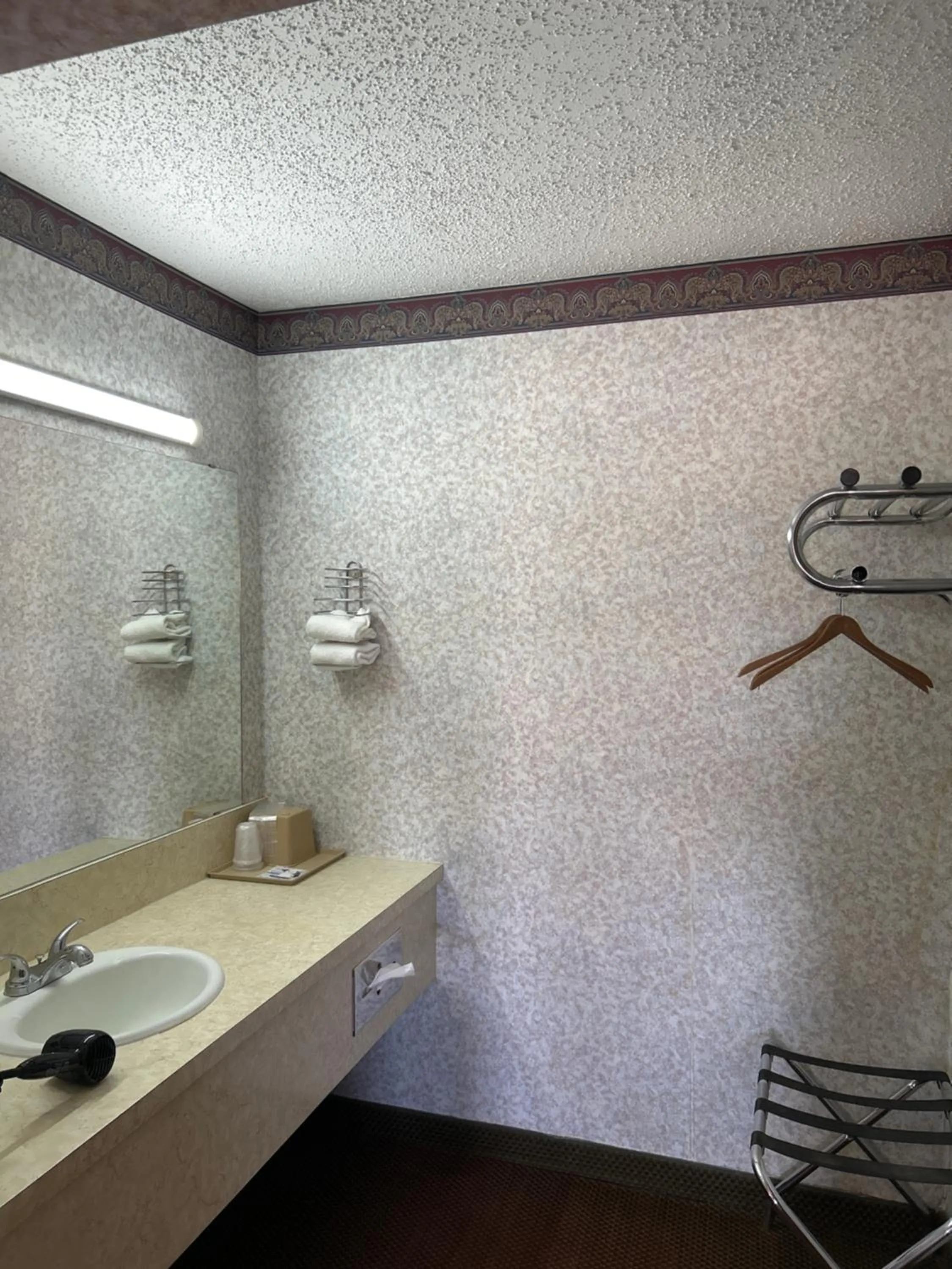 Bathroom in Heritage Inn