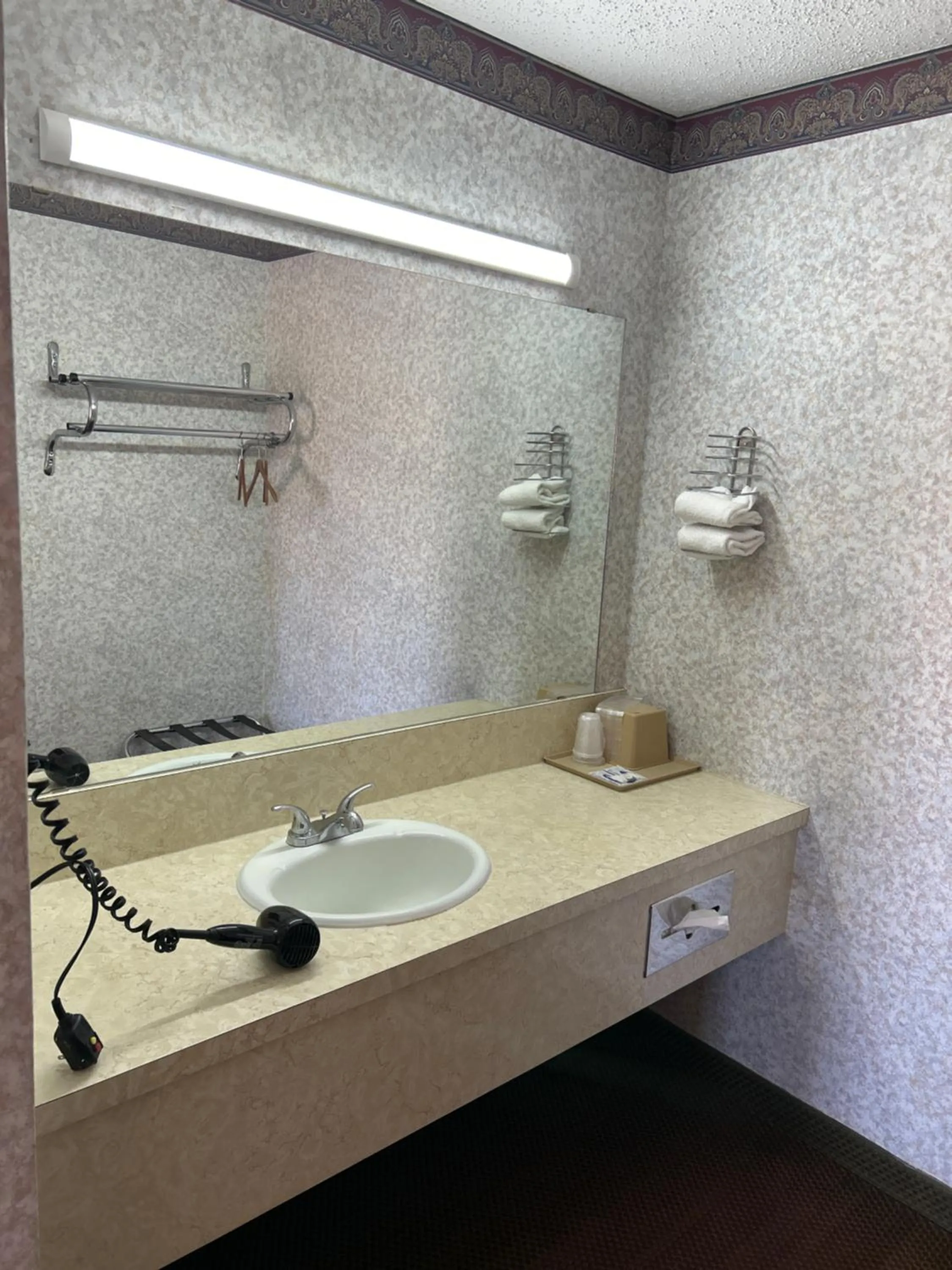 Bathroom in Heritage Inn