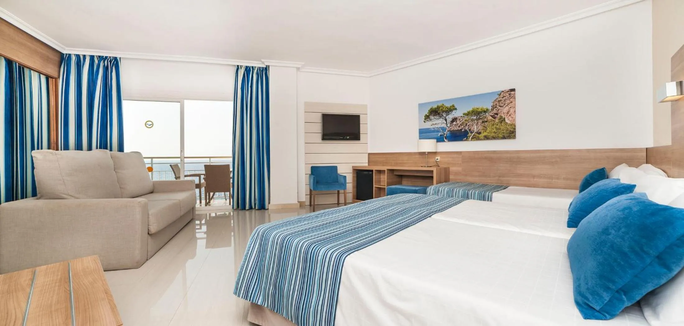 Photo of the whole room, Bed in Globales America