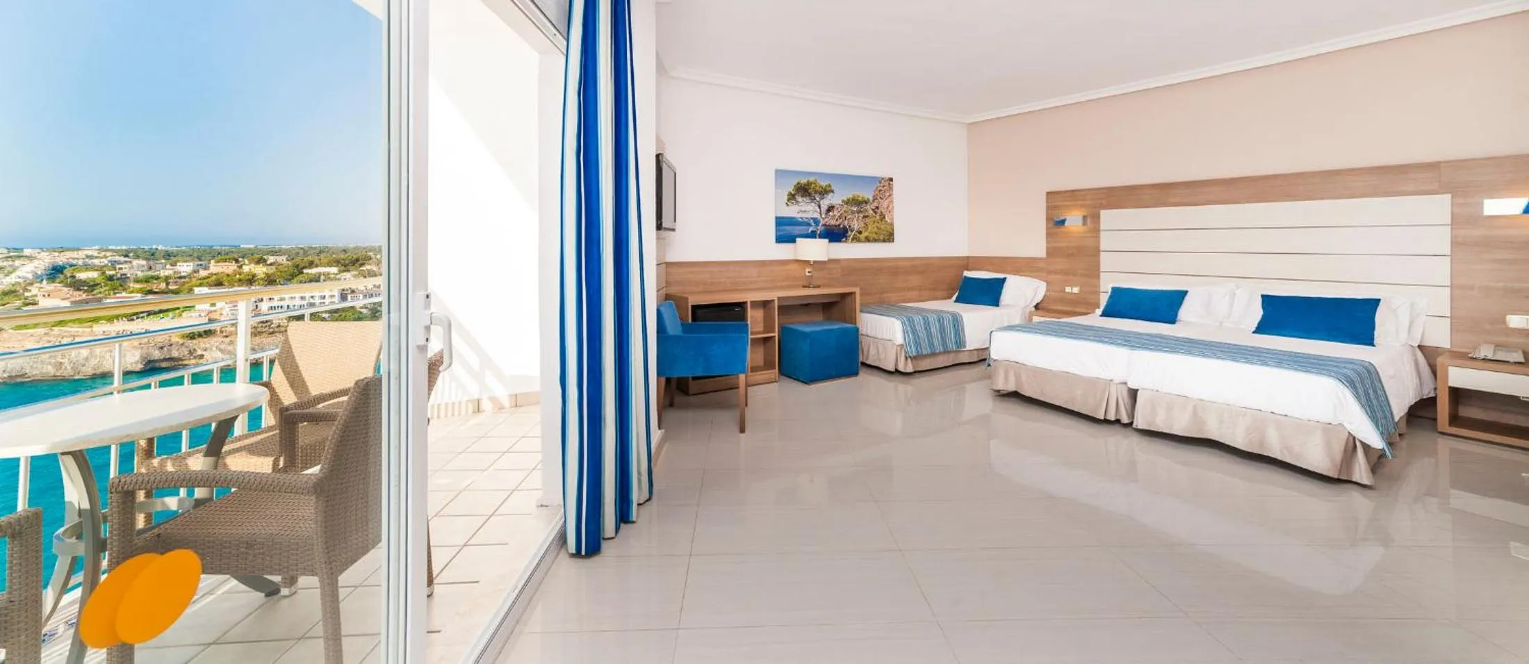 Photo of the whole room, Bed in Globales America