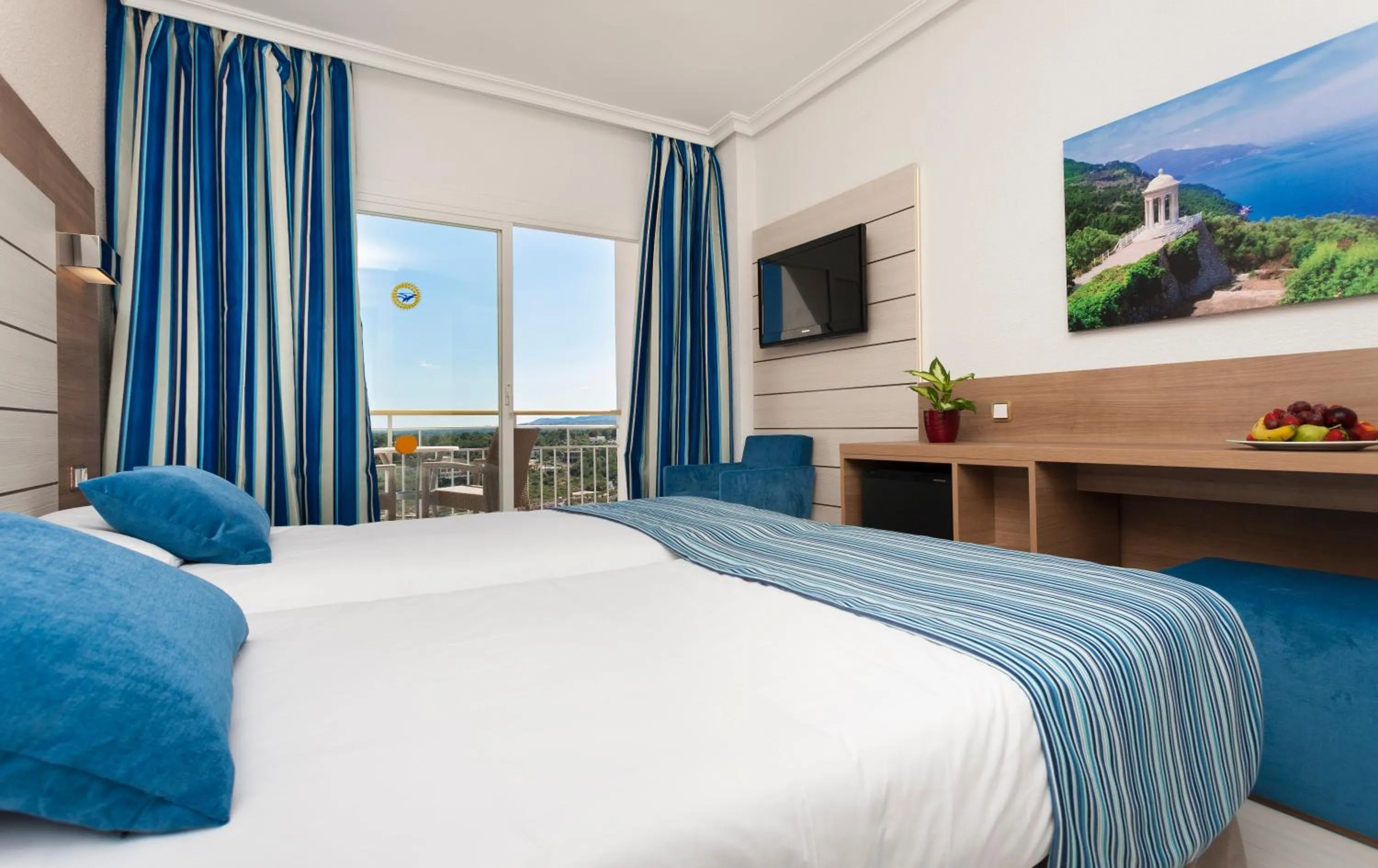 Photo of the whole room, Bed in Globales America