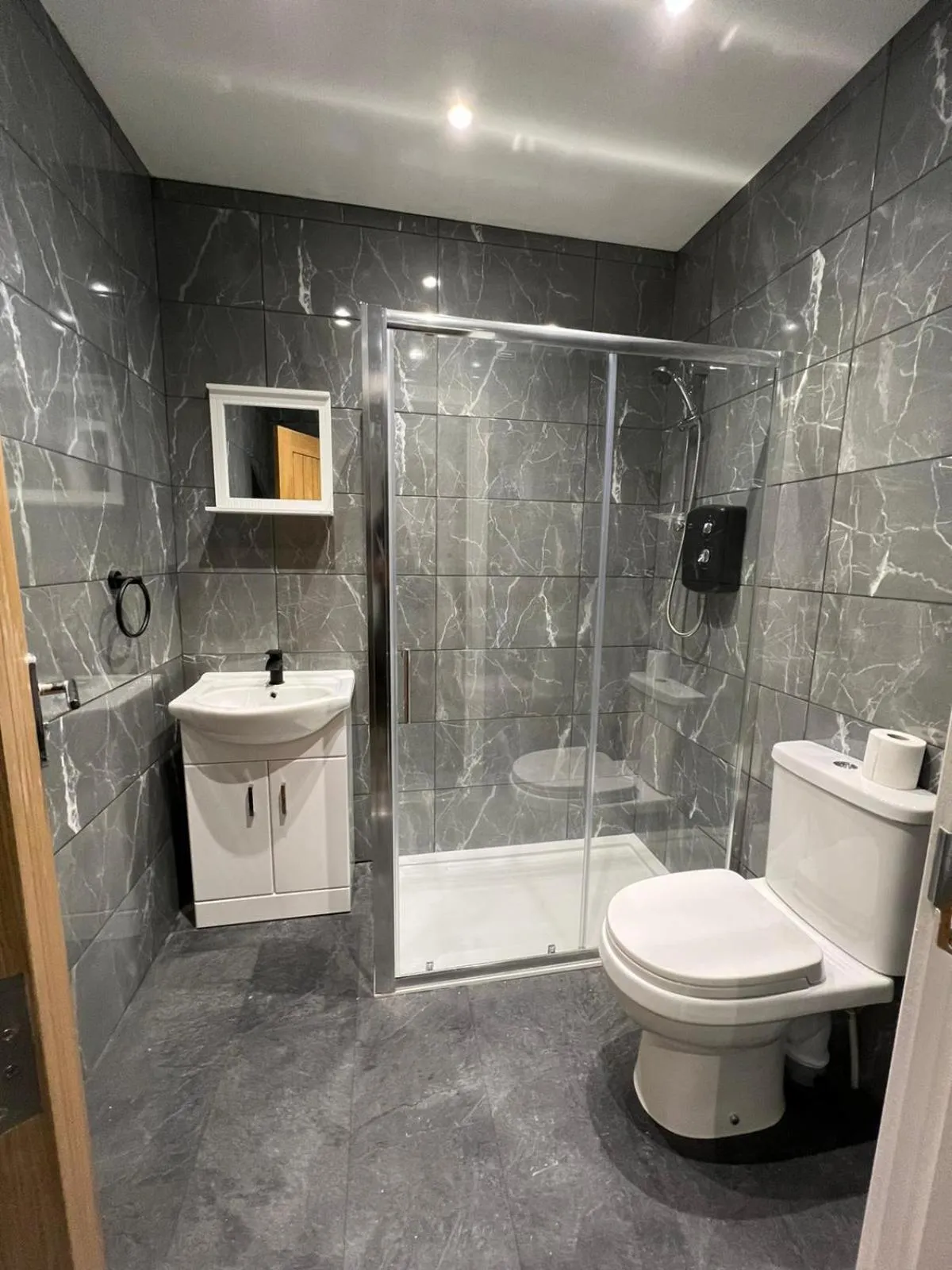Bathroom in Black Bull Hotel