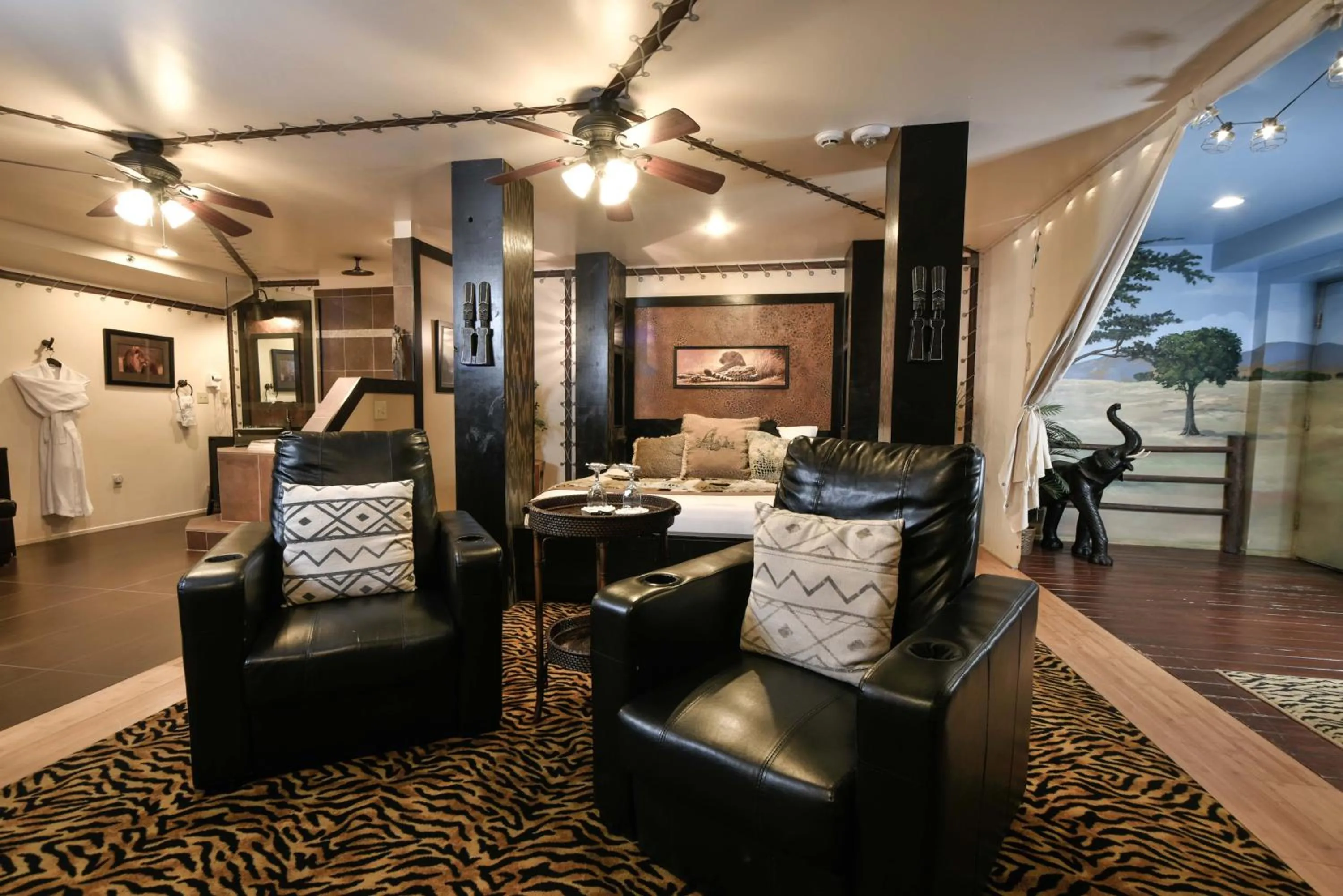 Living room in The Anniversary Inn - Logan