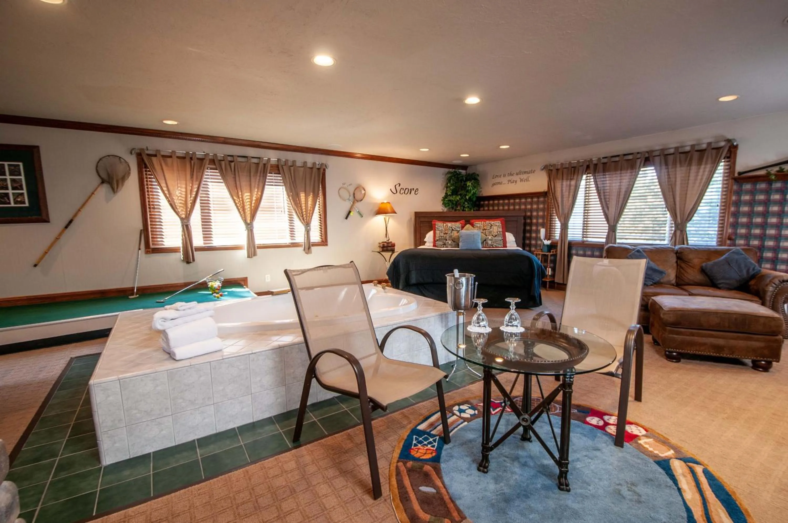 Photo of the whole room in The Anniversary Inn - Logan