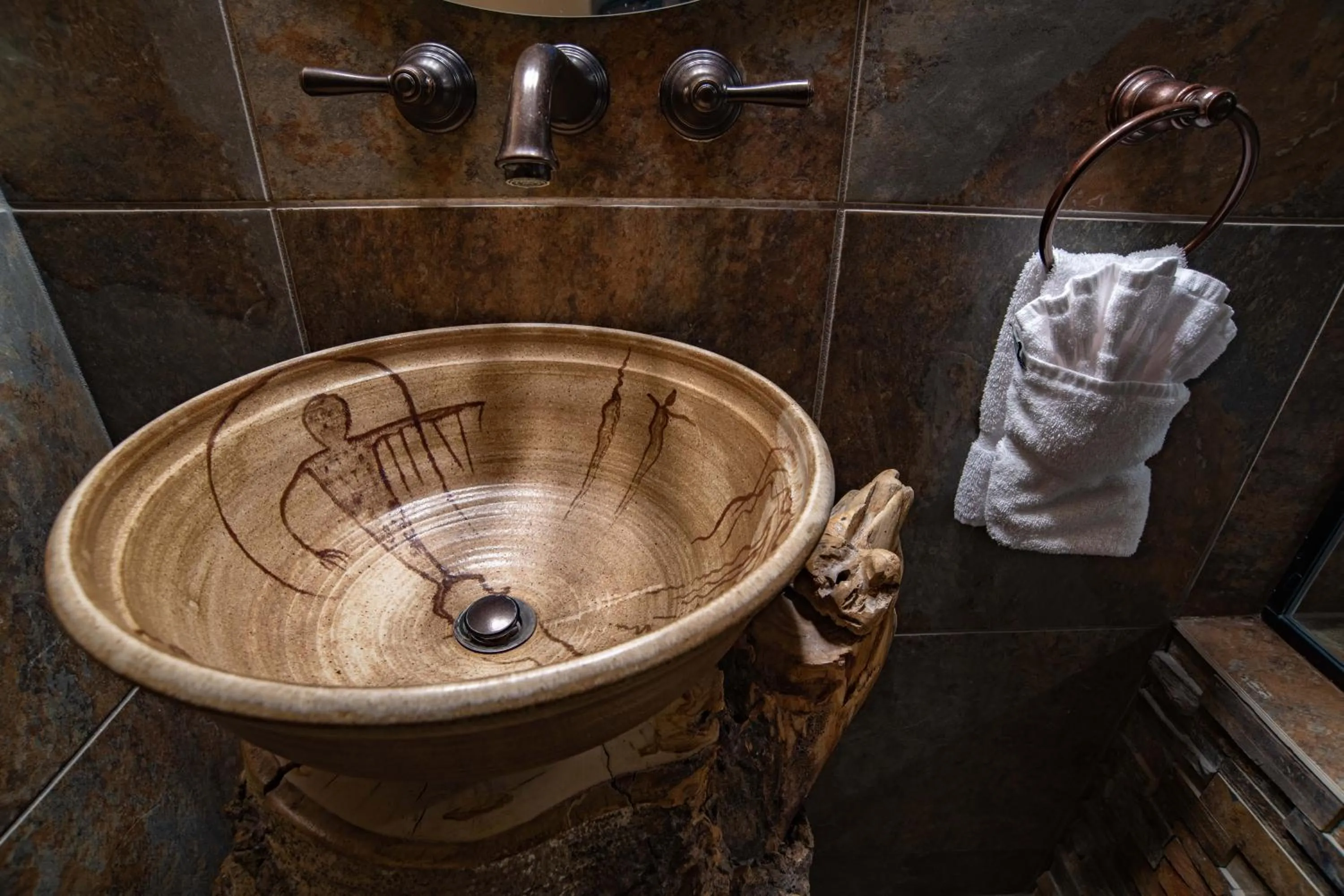 Bathroom in The Anniversary Inn - Logan