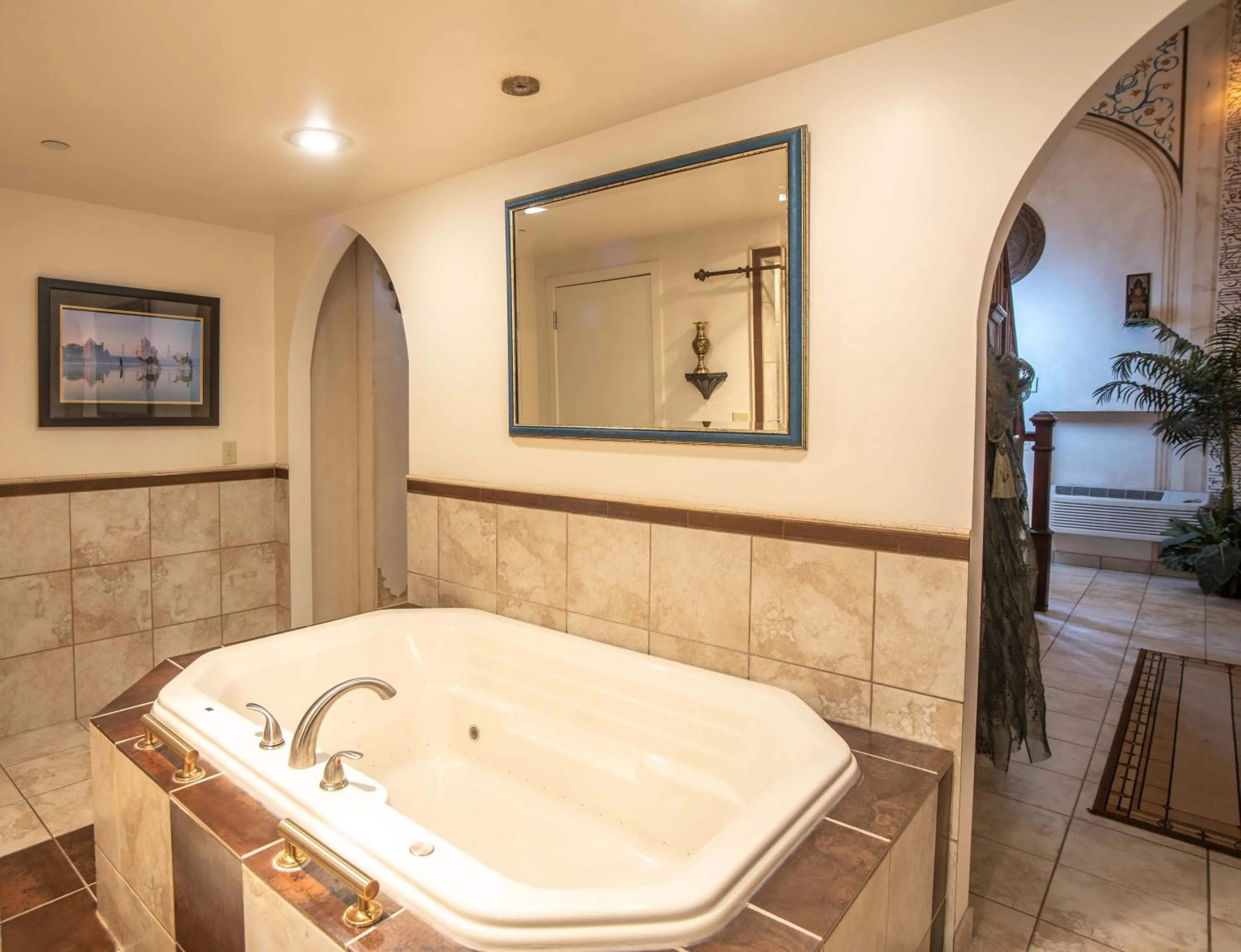 Bath in The Anniversary Inn - Logan