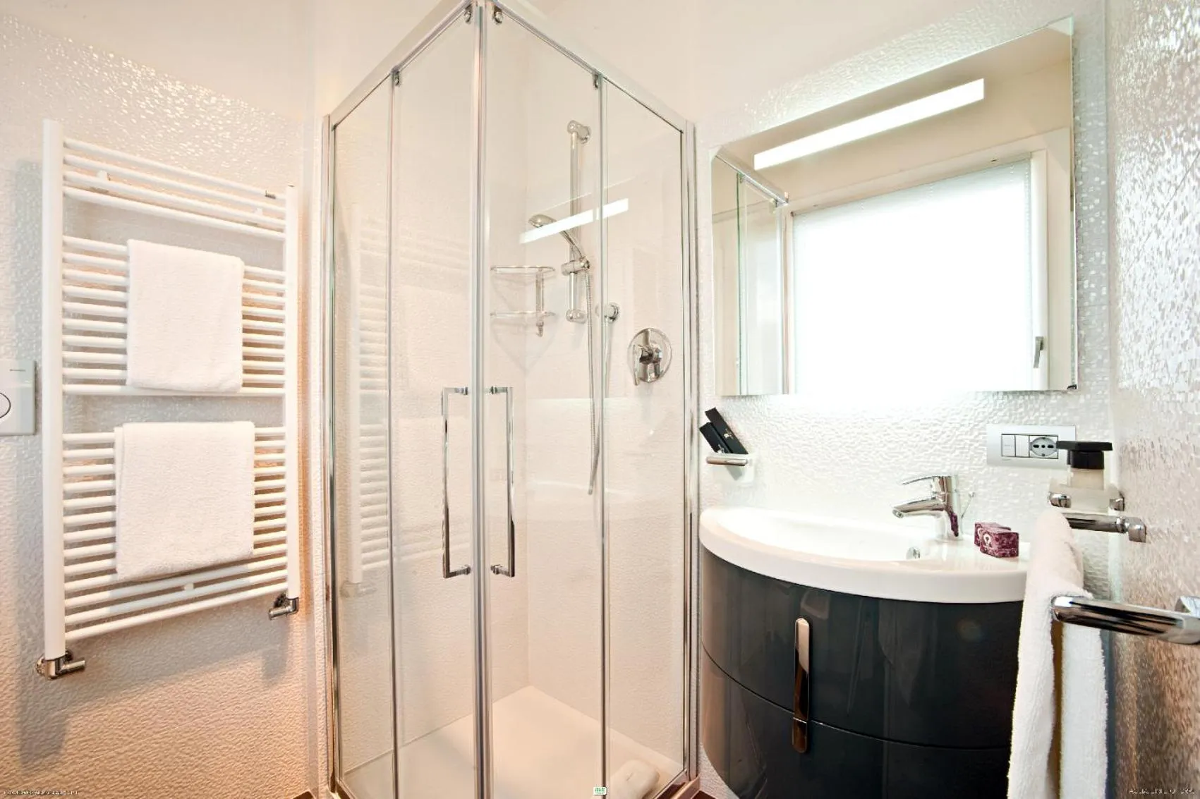 Shower in Hotel Ferro di Cavallo